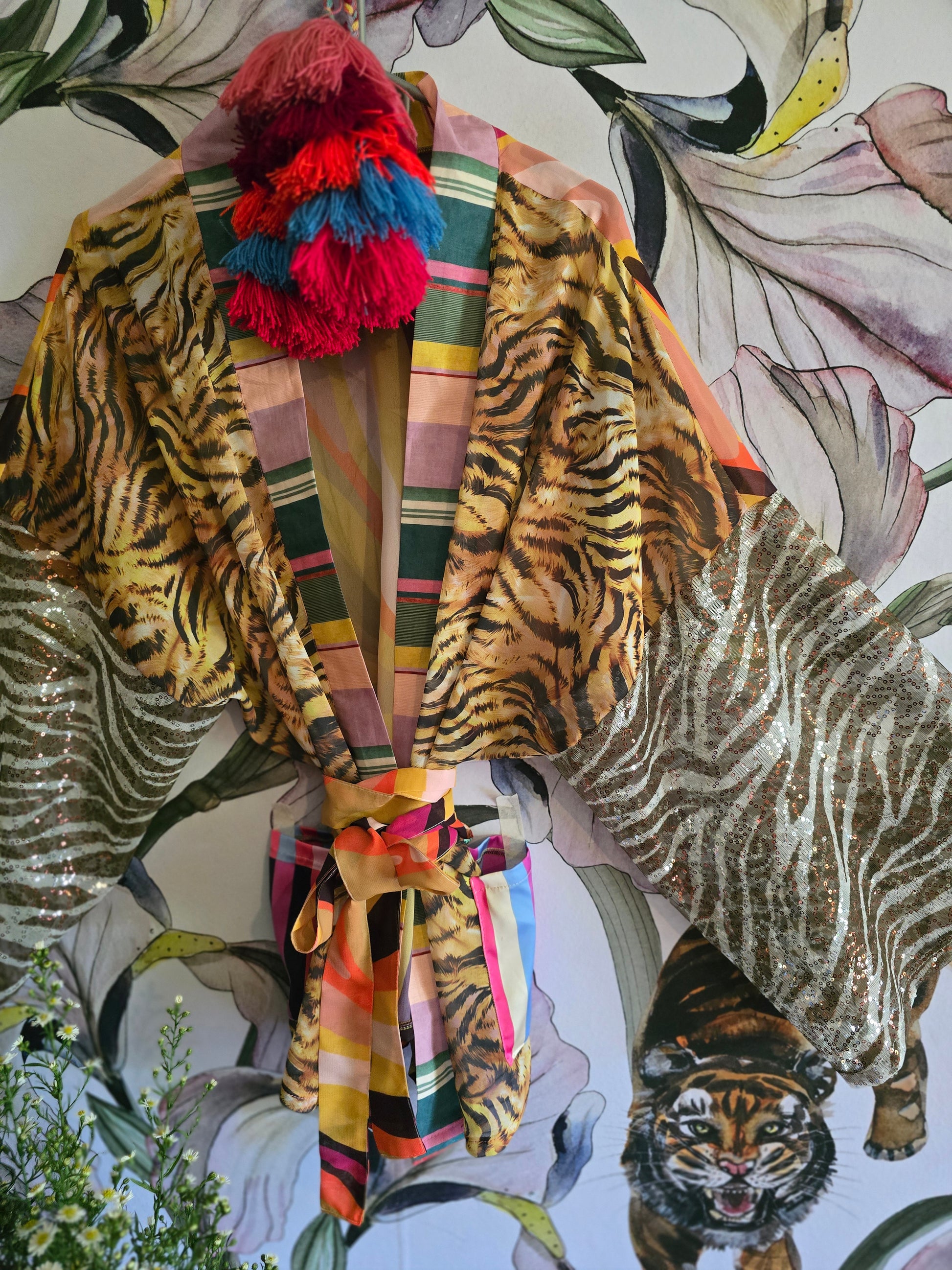 The SAFARI girl cropped kimono