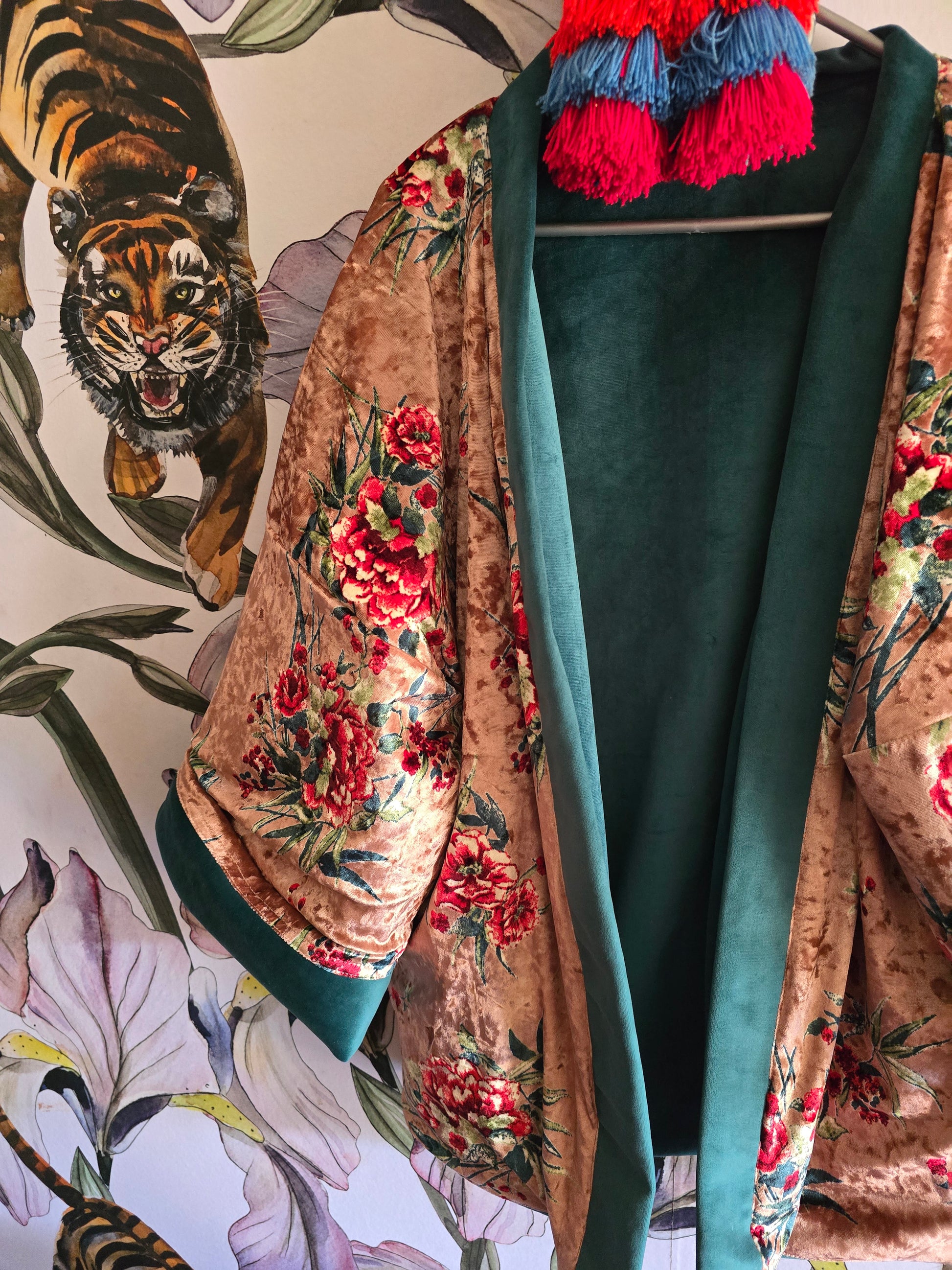 The ORIENTAL PINK WITH BLOSSOMS REVERSIBLE VELVET CROPPED KIMONO JACKET