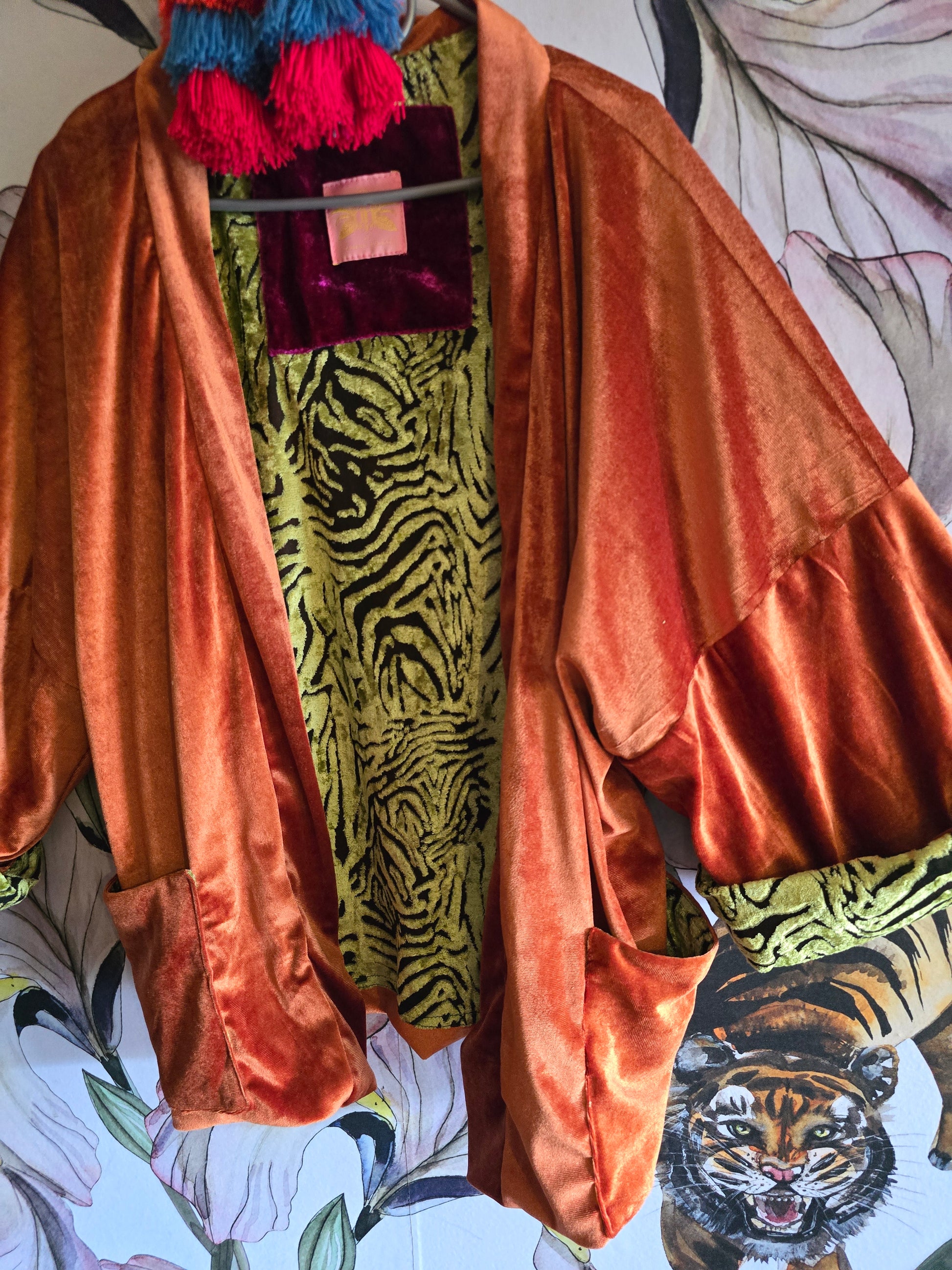The REVERSIBLE VELVET kimono