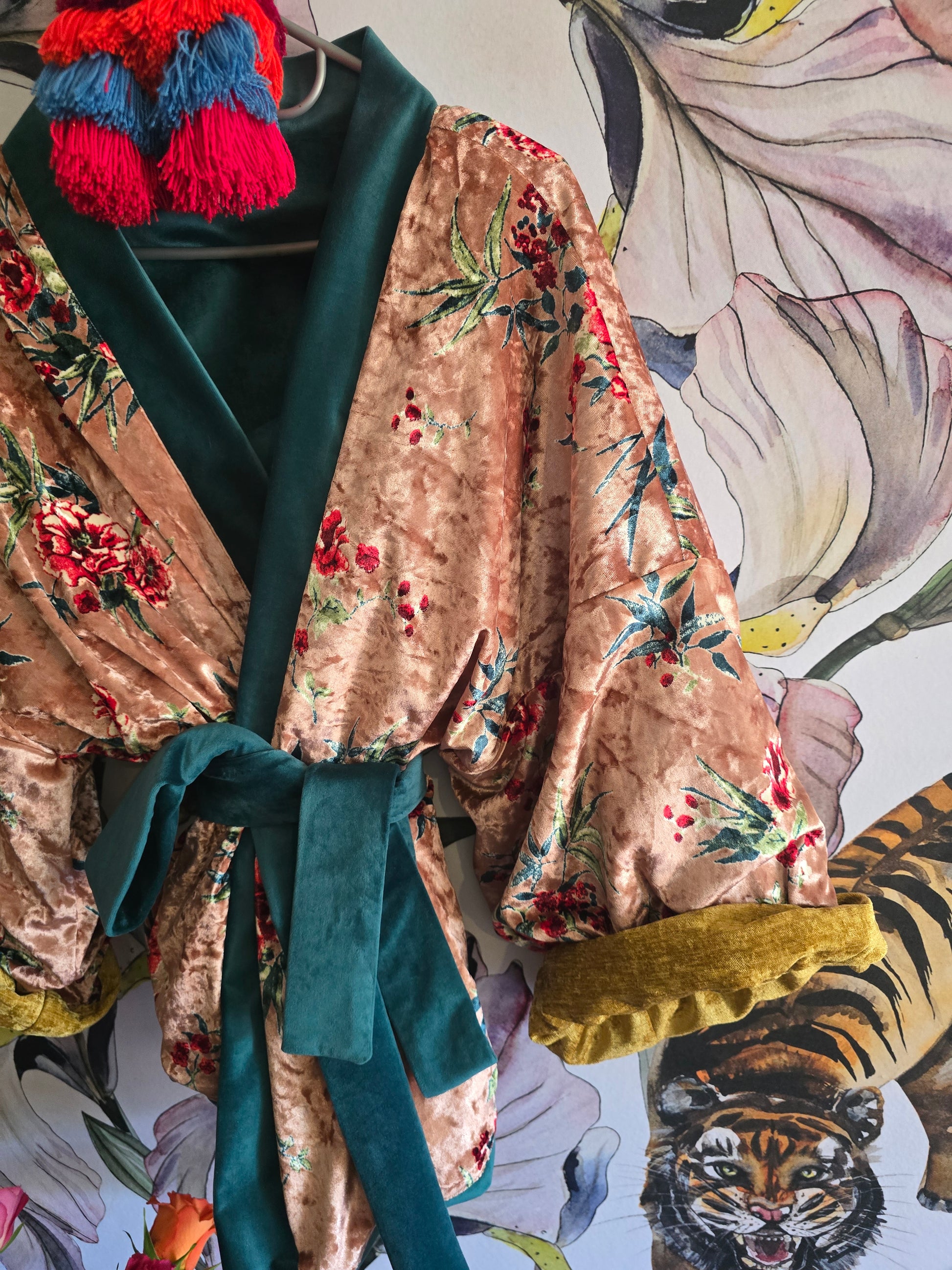 The ORIENTAL PINK WITH BLOSSOMS REVERSIBLE VELVET CROPPED KIMONO JACKET