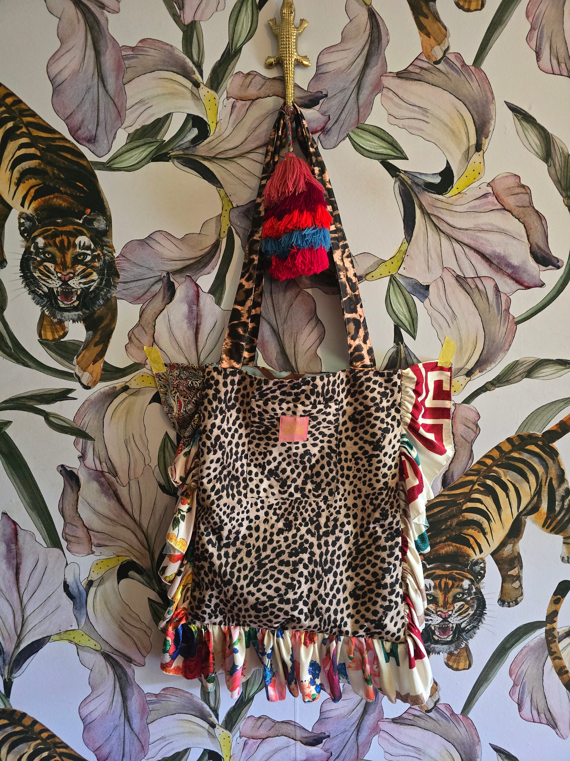 The LEOPARD & FRILL TOTE
