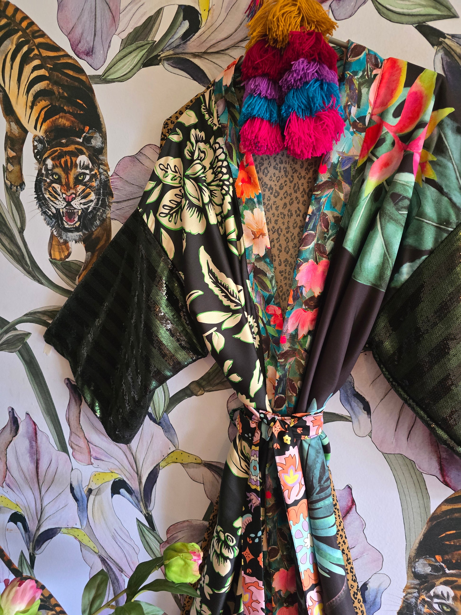 The SPARKLE GIRL MEETS JUNGLE KIMONO