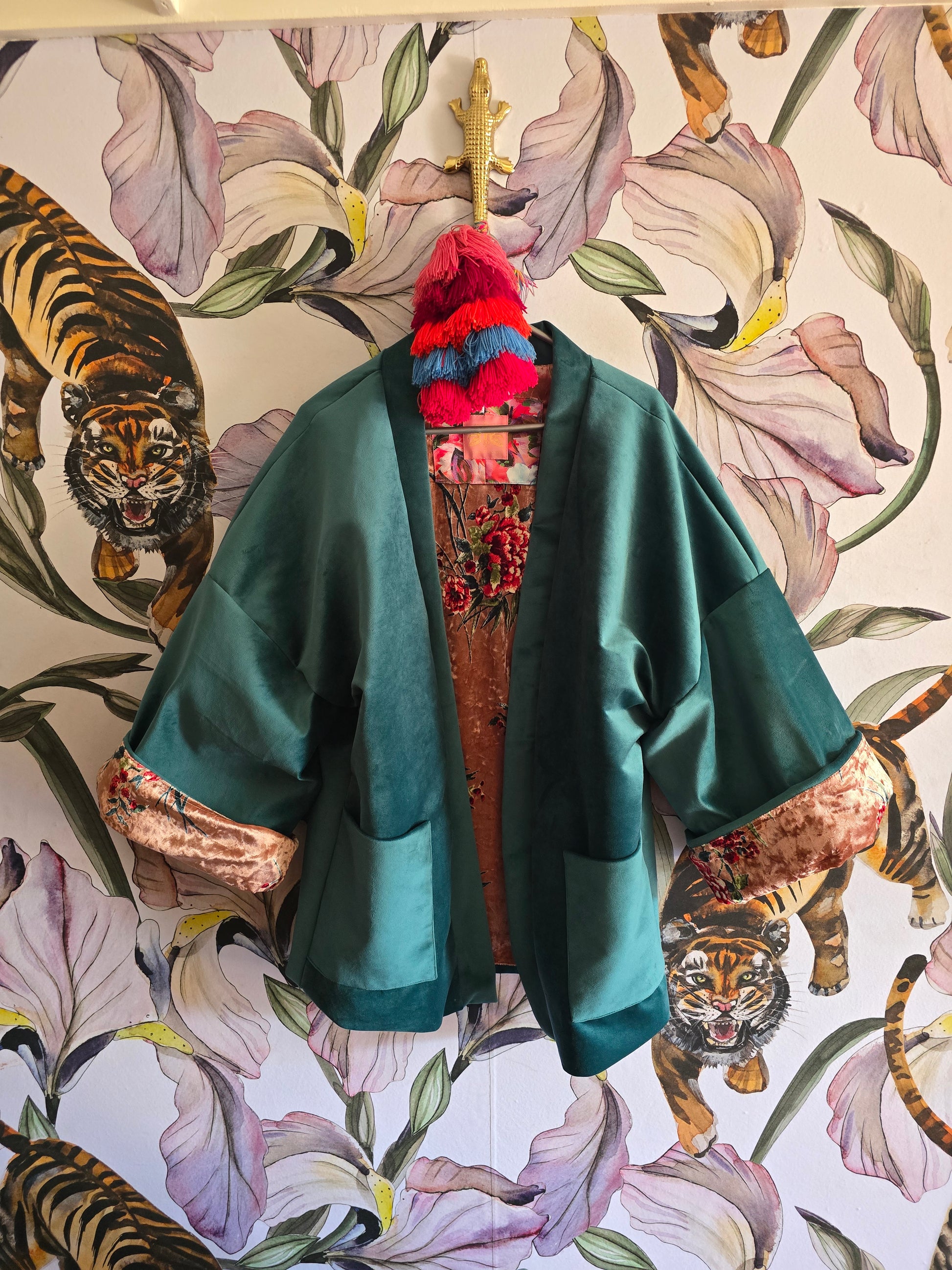 The ORIENTAL PINK WITH BLOSSOMS REVERSIBLE VELVET CROPPED KIMONO JACKET