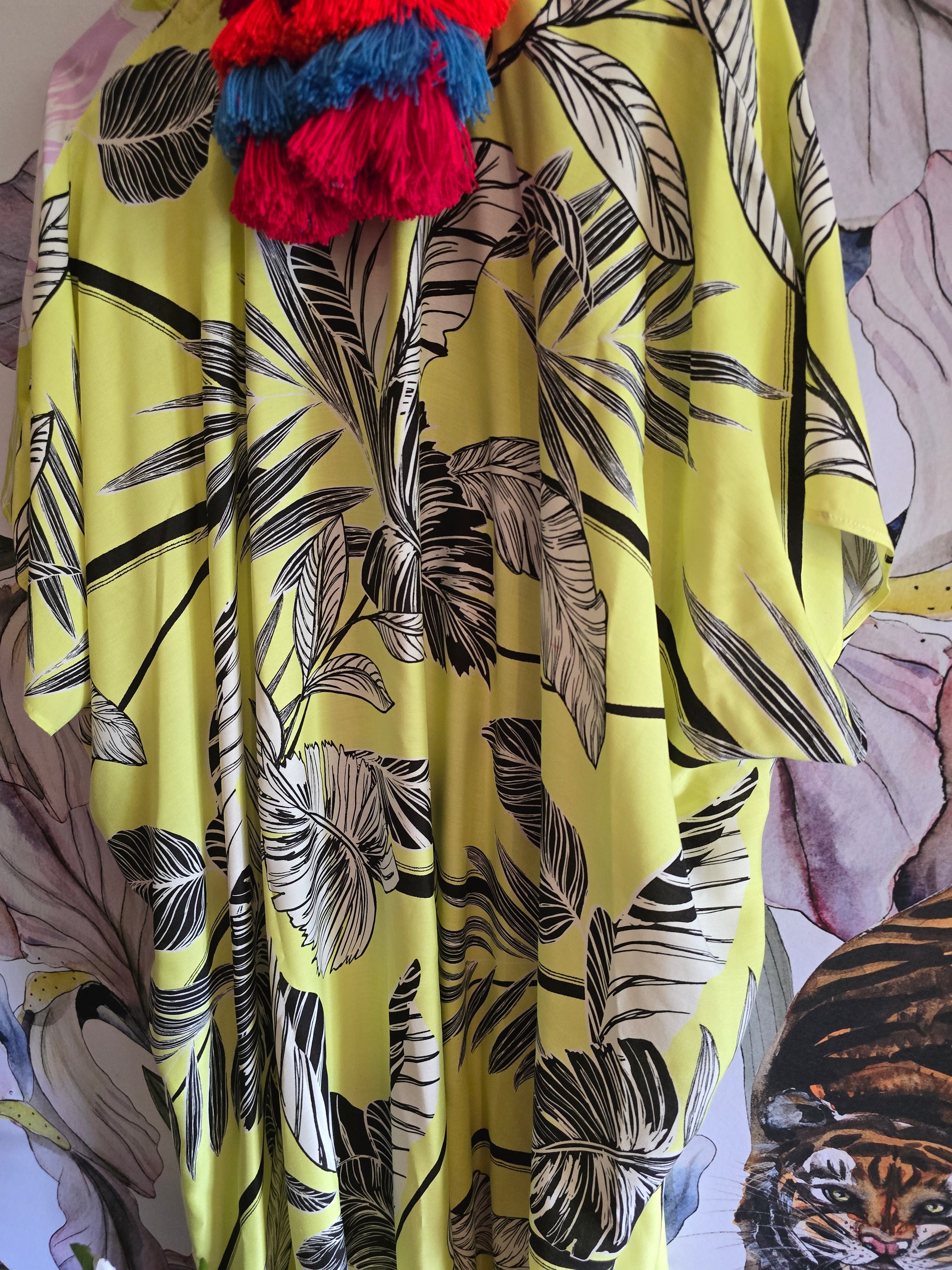 The TROPICAL BLOOM KIMONO