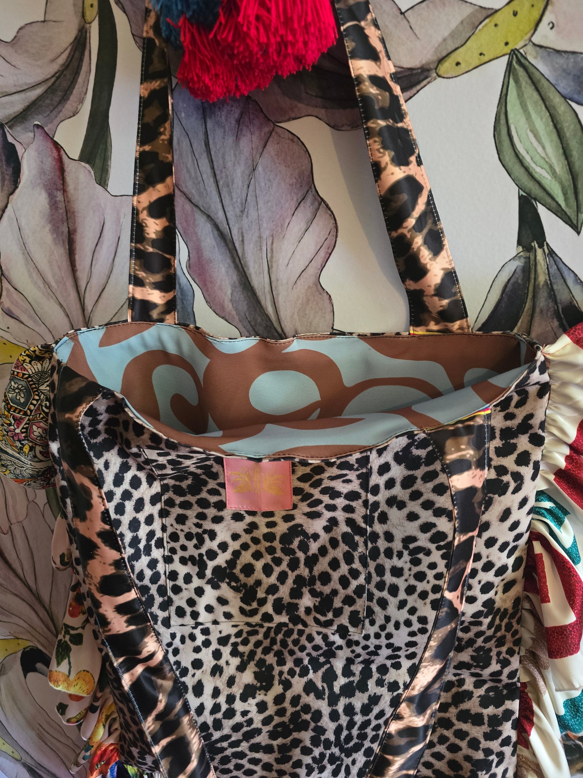 The LEOPARD & FRILL TOTE