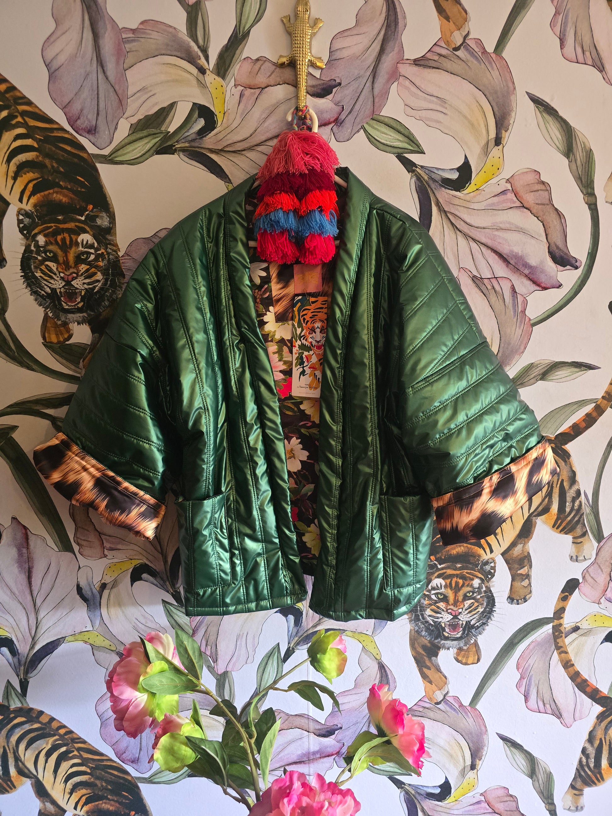 The GREEN COOL MOM PUFFER