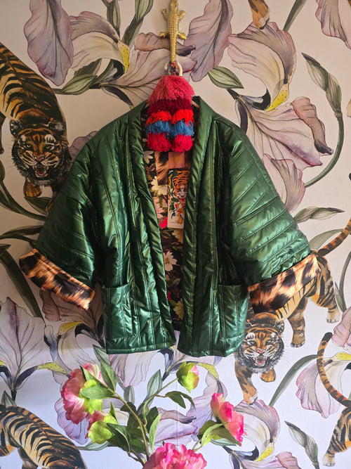The GREEN COOL MOM PUFFER
