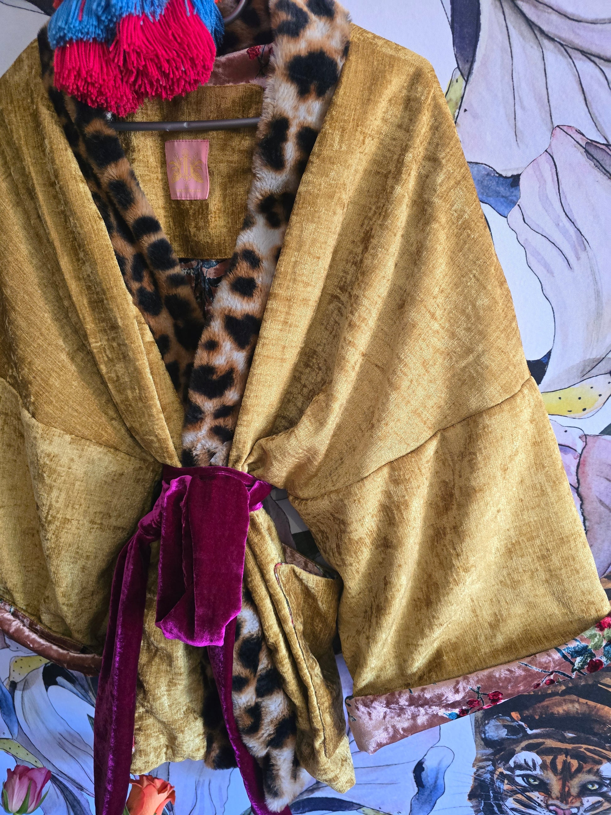 The ORIENTAL FLORAL REVERSIBLE KIMONO IN VELVET