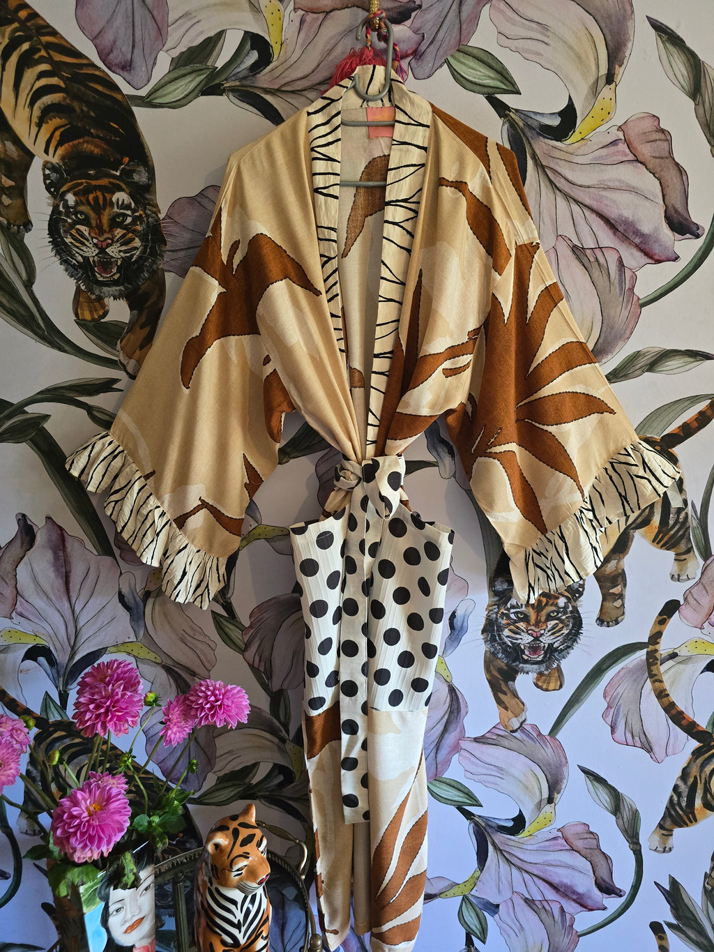 The SAFARI FRILL KIMONO WITH DOTS