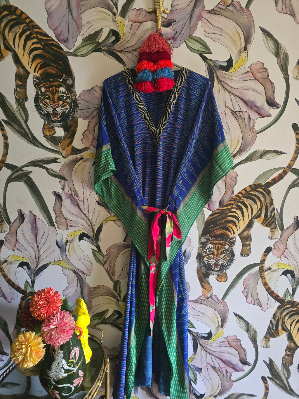 The LONG KAFTAN WITH SEPERATE TIE