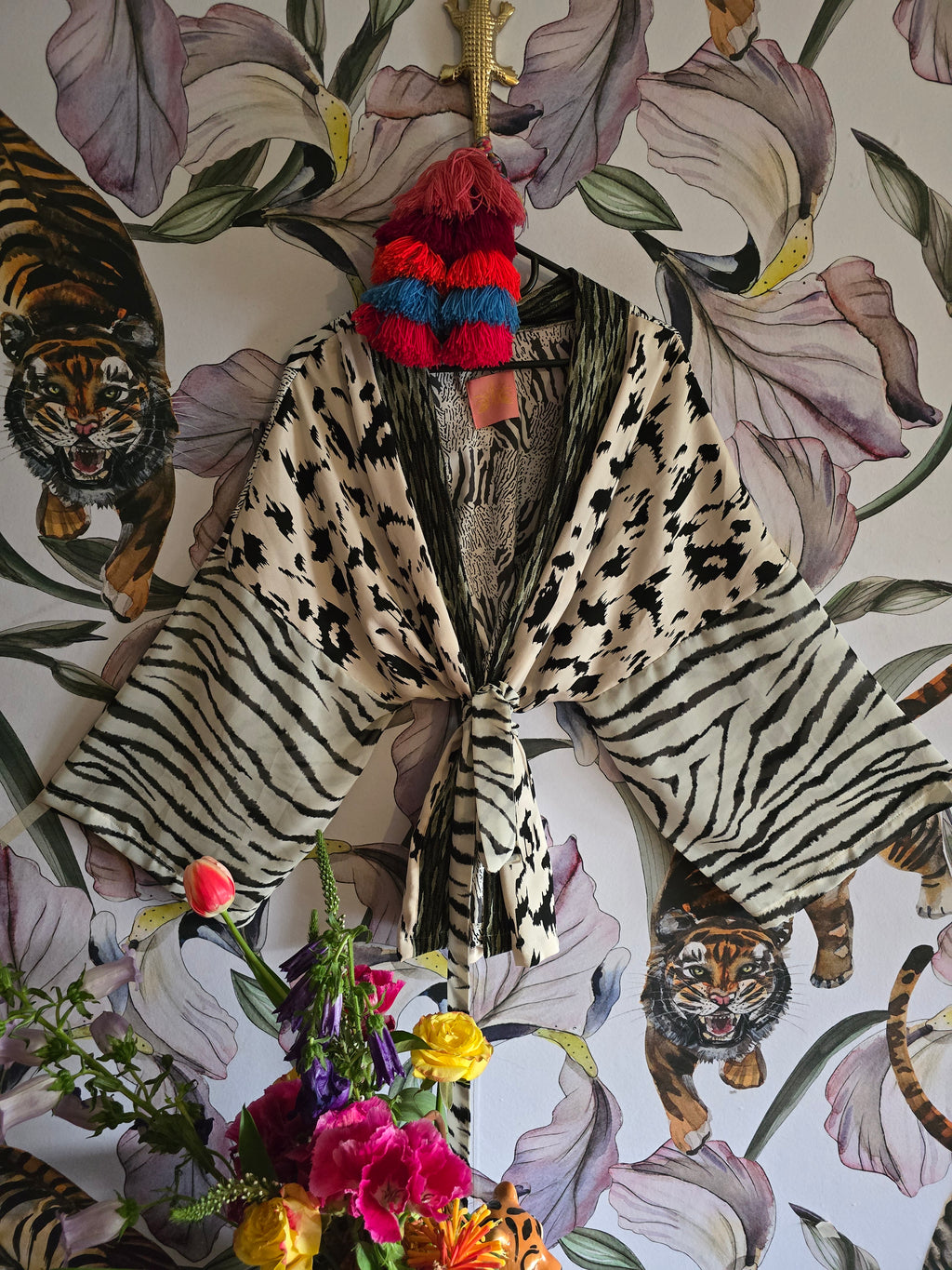 The GIRL GOES TO THE BUSH CROPPED KIMONO