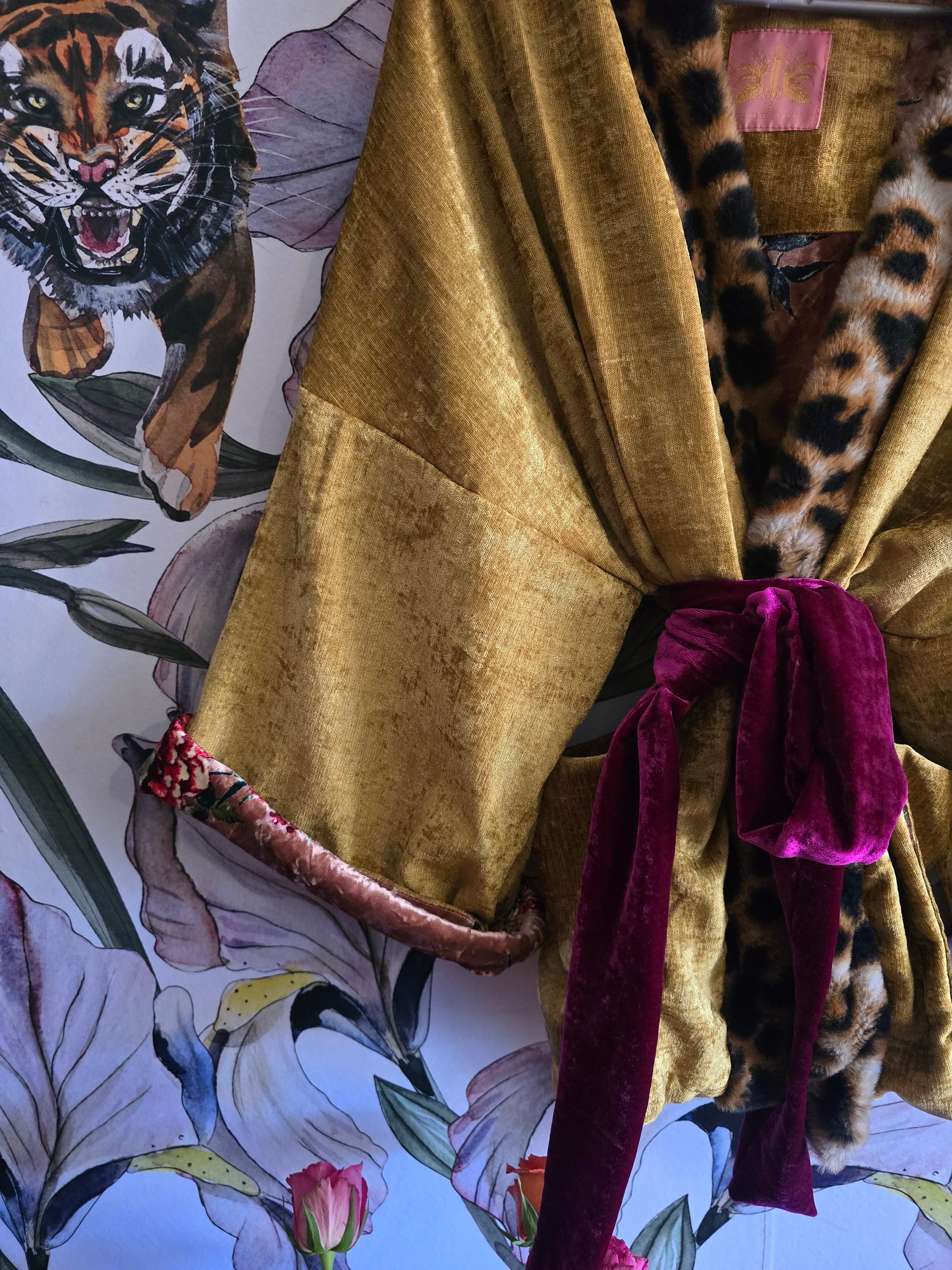 The ORIENTAL FLORAL REVERSIBLE KIMONO IN VELVET