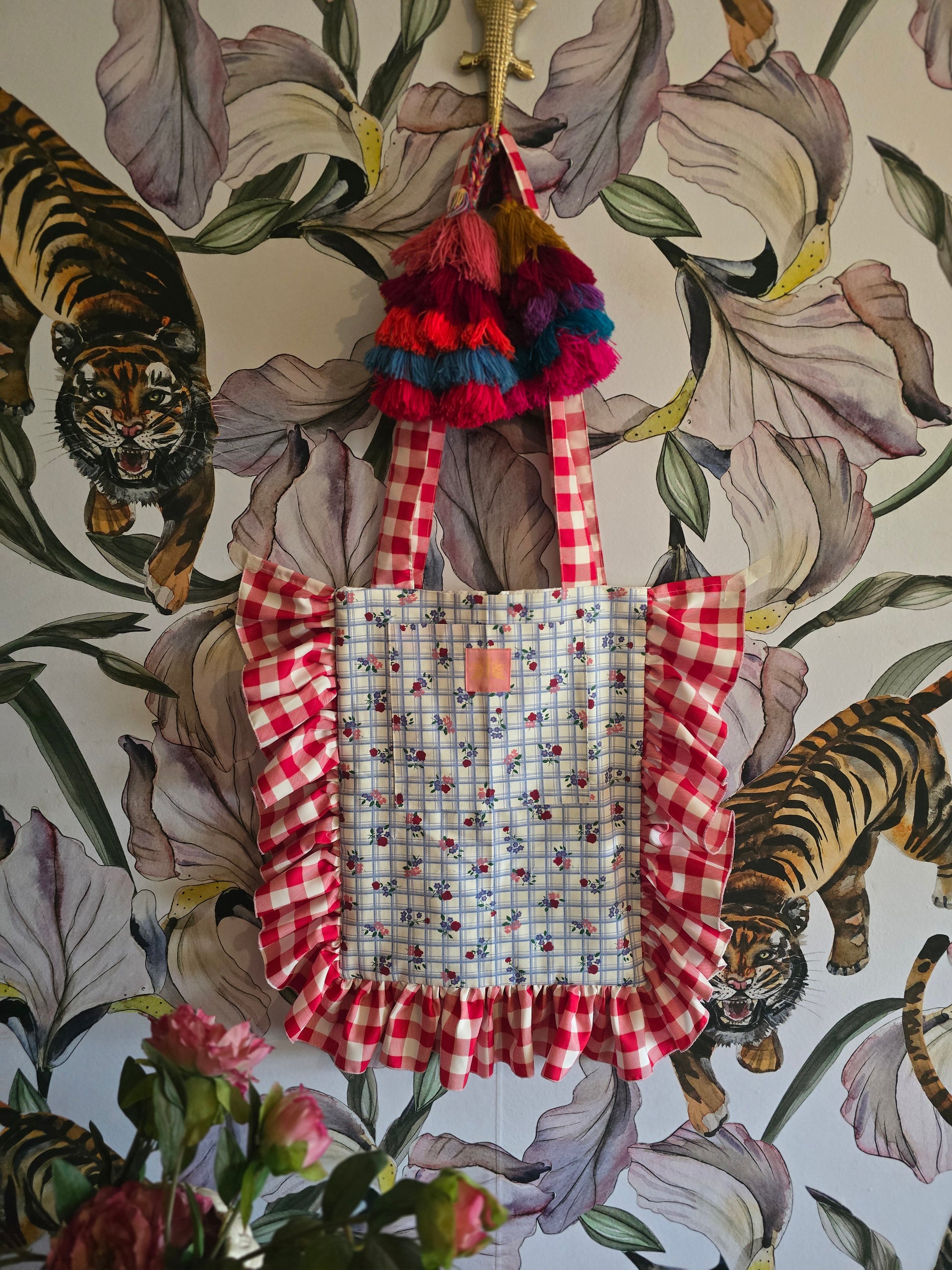 The FRILL TOTE/BEACHBAG/GIFT BAG/CHRISTMAS STOCKING