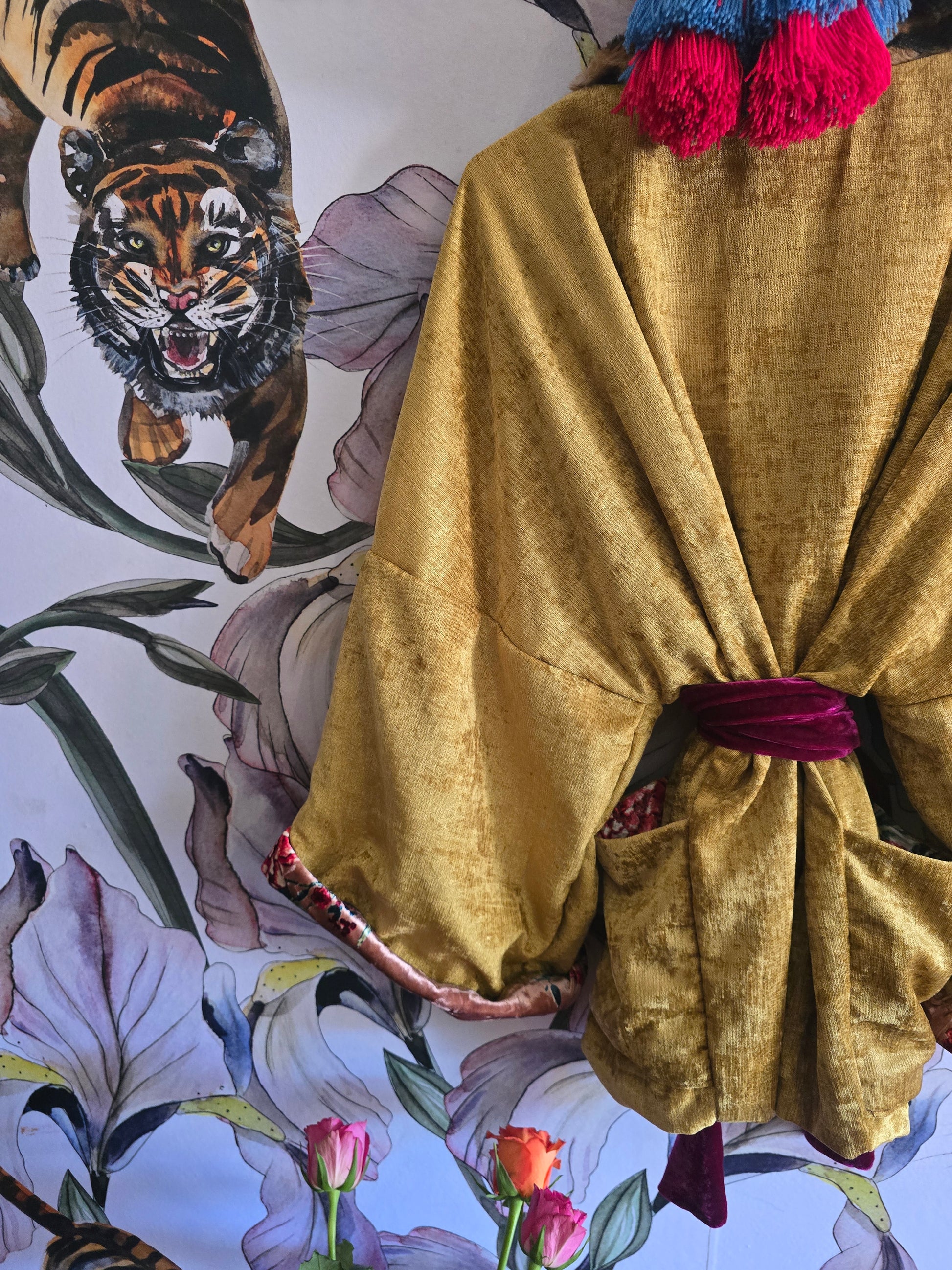 The ORIENTAL FLORAL REVERSIBLE KIMONO IN VELVET