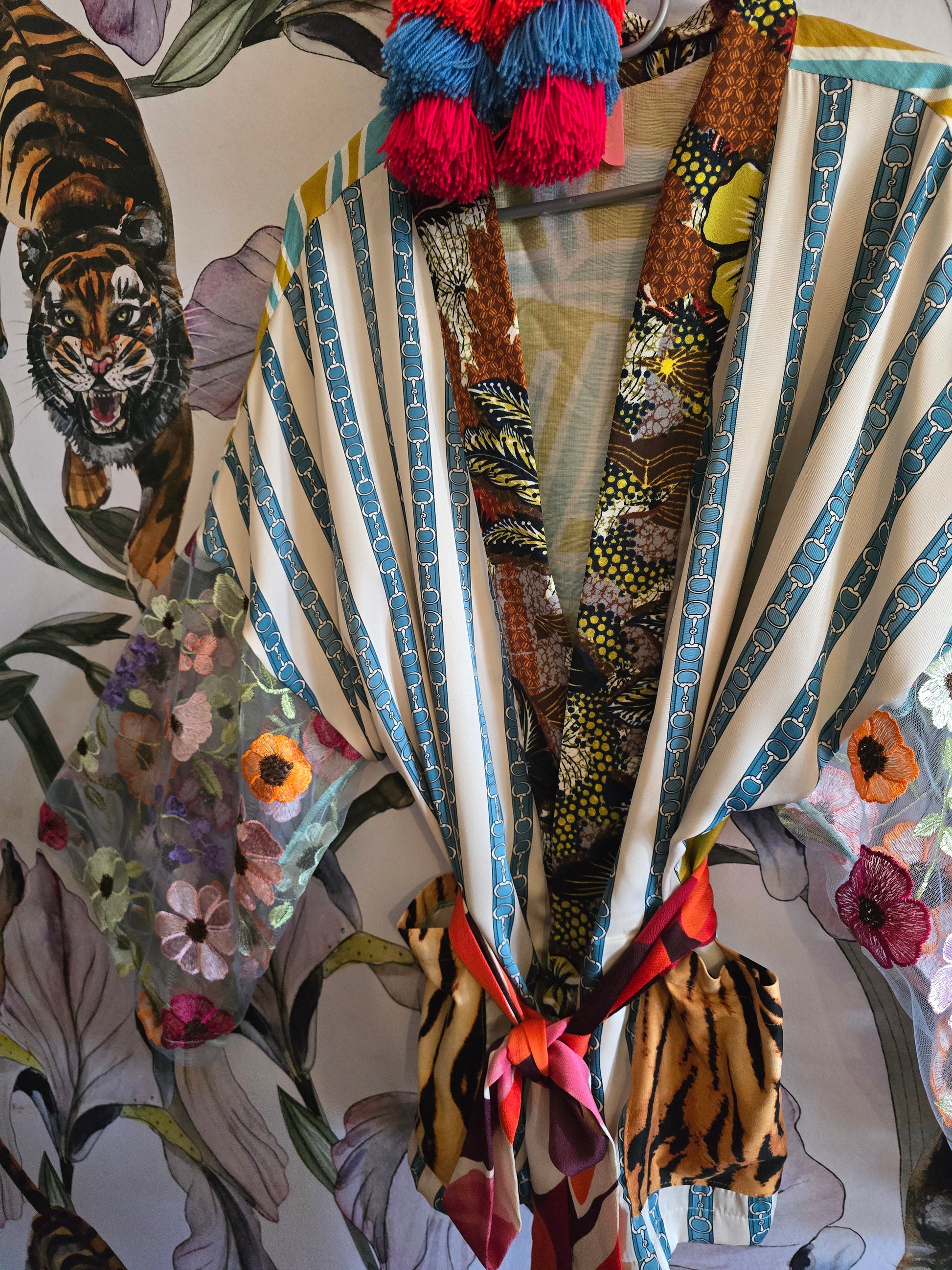 The WHIMSY CROPPED KIMONO