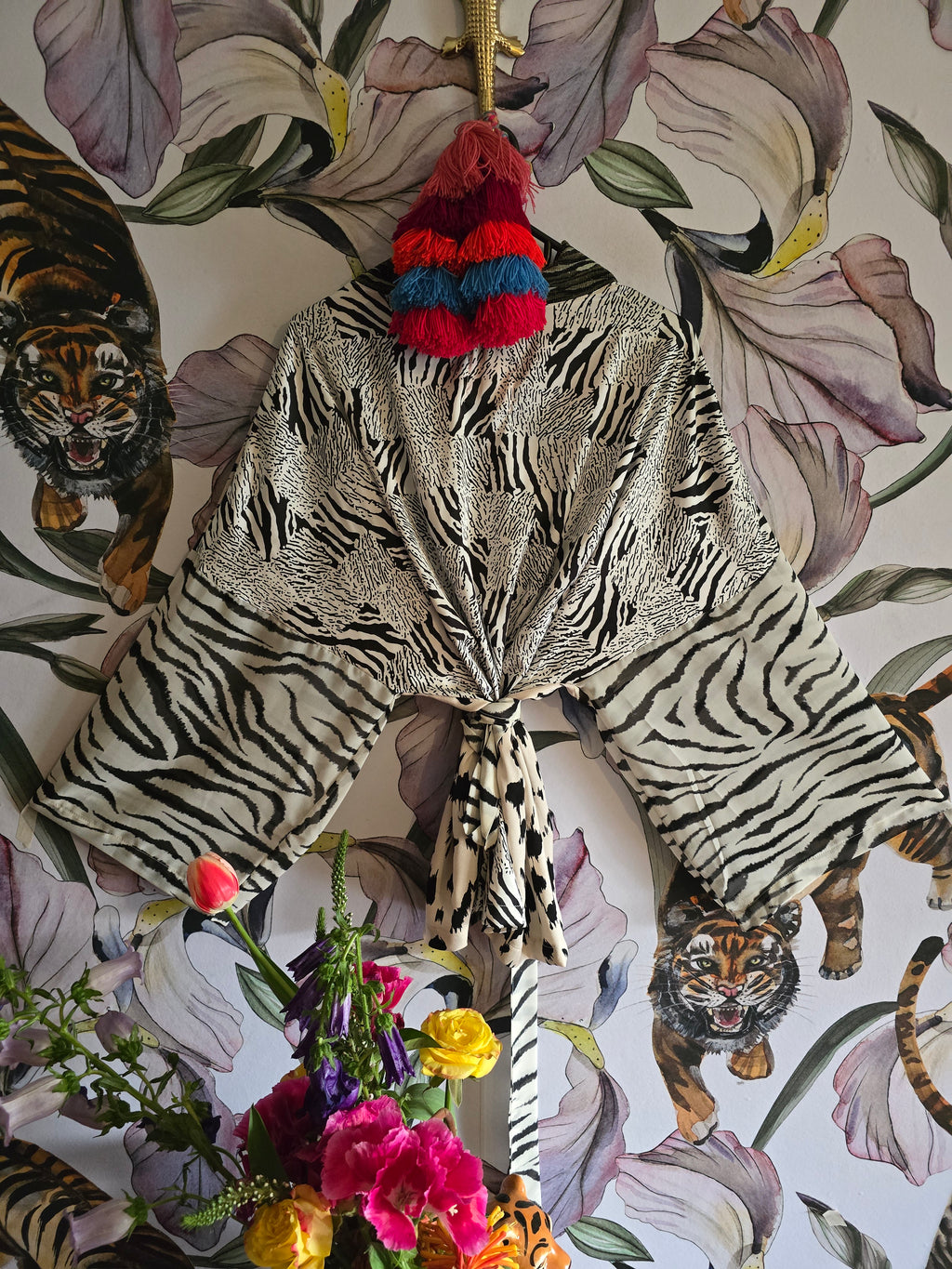The GIRL GOES TO THE BUSH CROPPED KIMONO