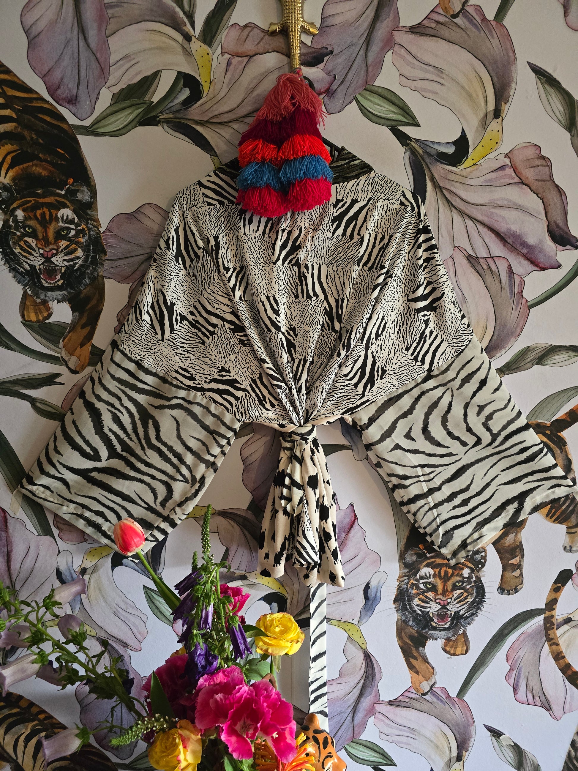The GIRL GOES TO THE BUSH CROPPED KIMONO
