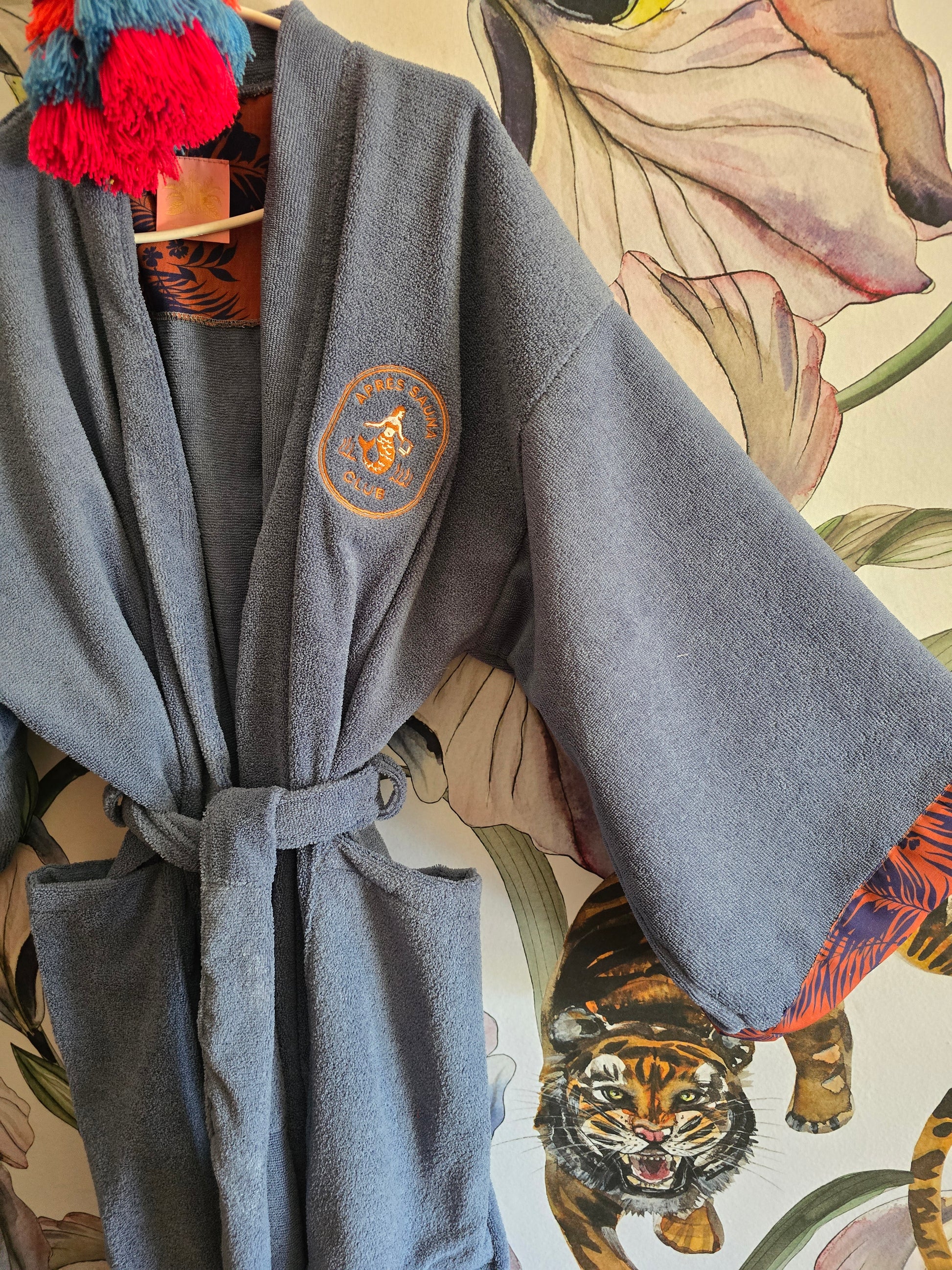 The APRÈS-SAUNA CLUB TOWLING GOWN - DENIM BLUE