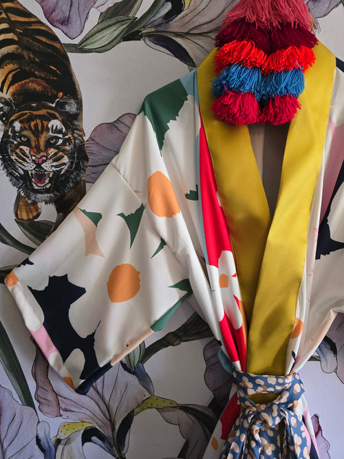The FLOWER POWER OTT KIMONO