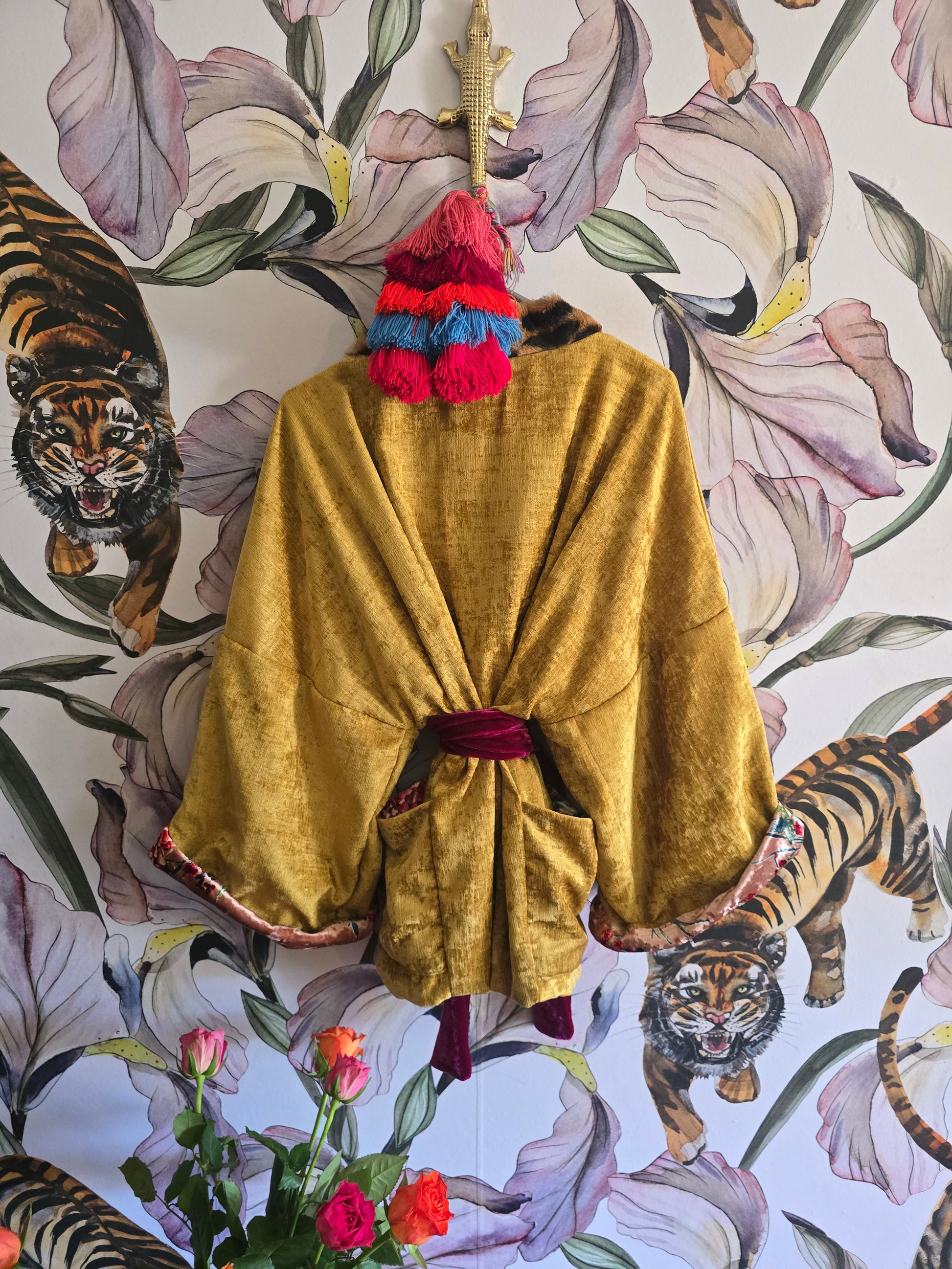 The ORIENTAL FLORAL REVERSIBLE KIMONO IN VELVET