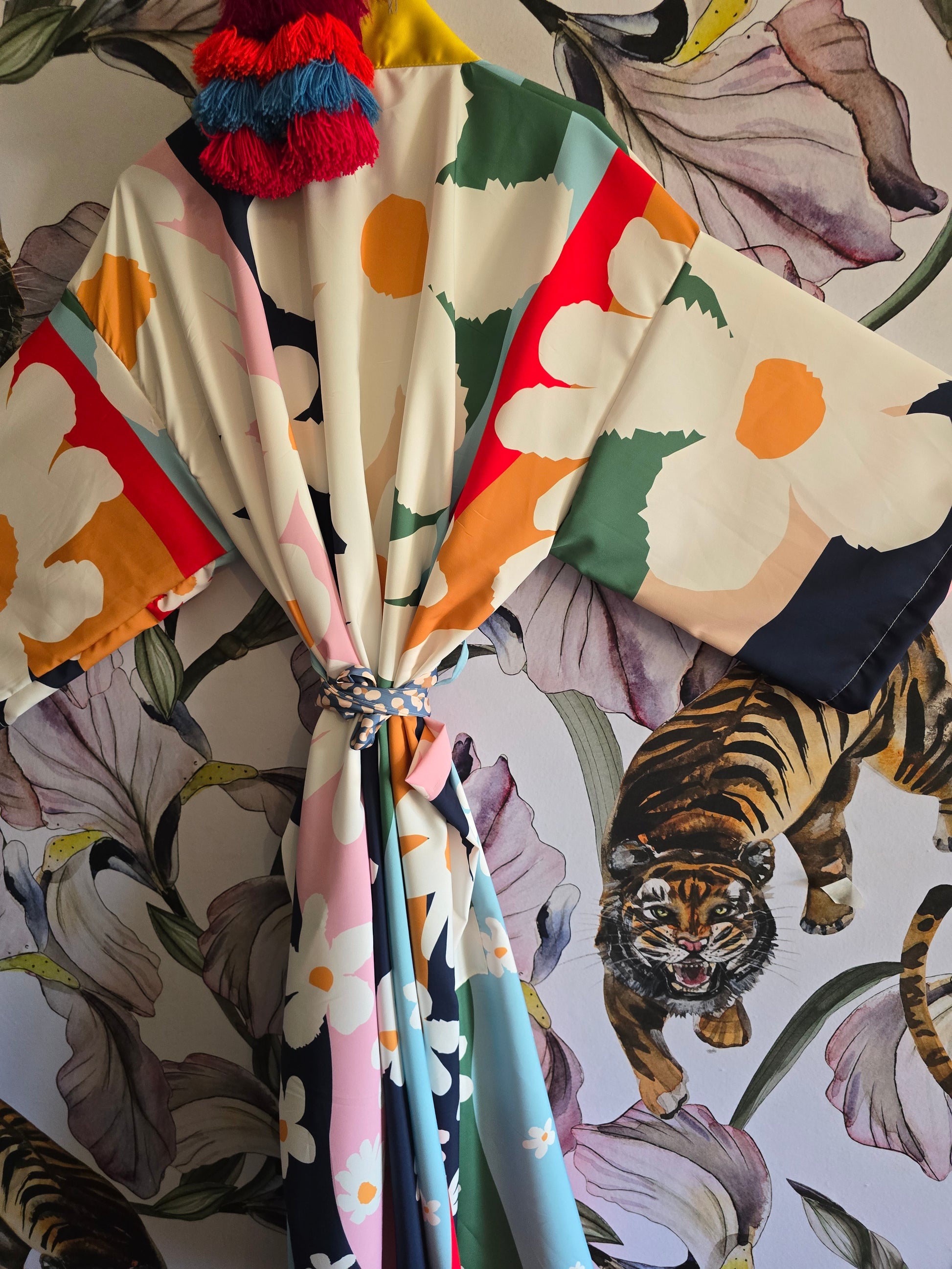 The FLOWER POWER OTT KIMONO
