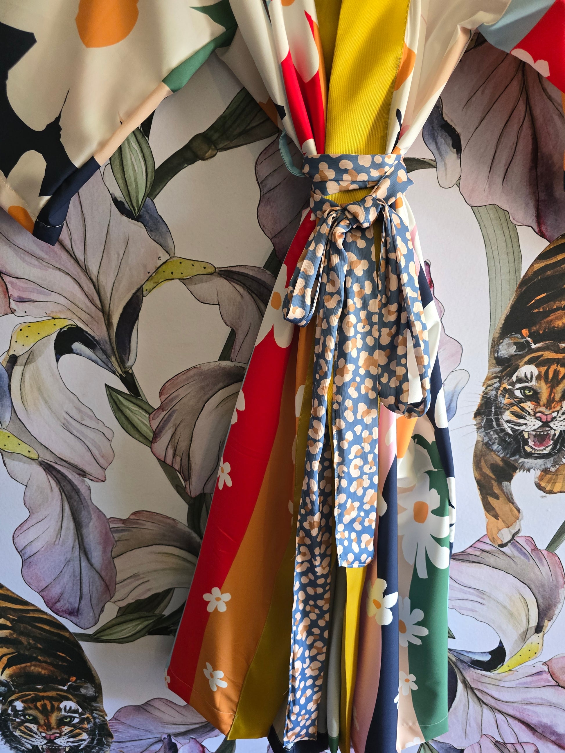The FLOWER POWER OTT KIMONO