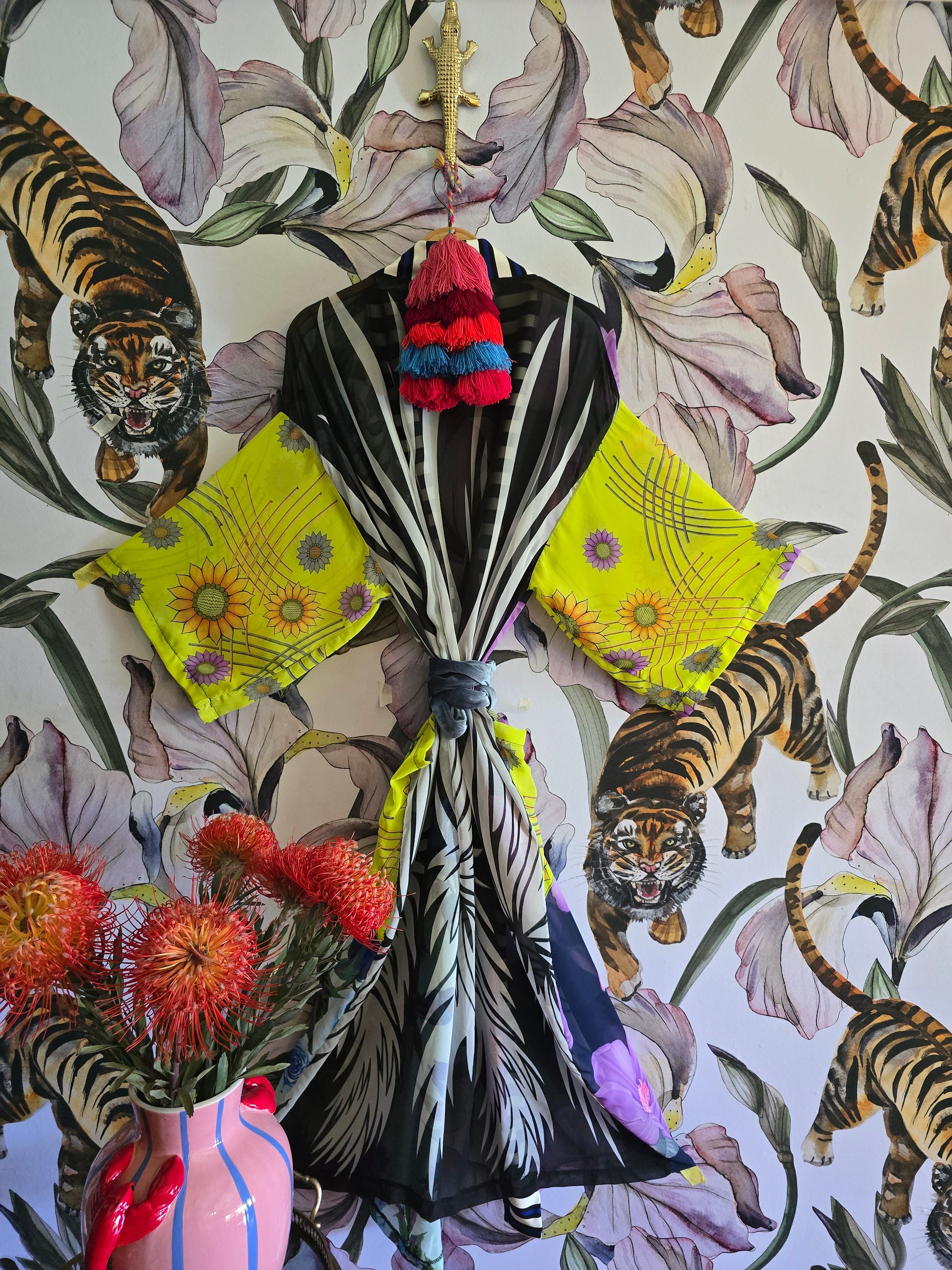 The CAMPS BAY QUEEN KIMONO