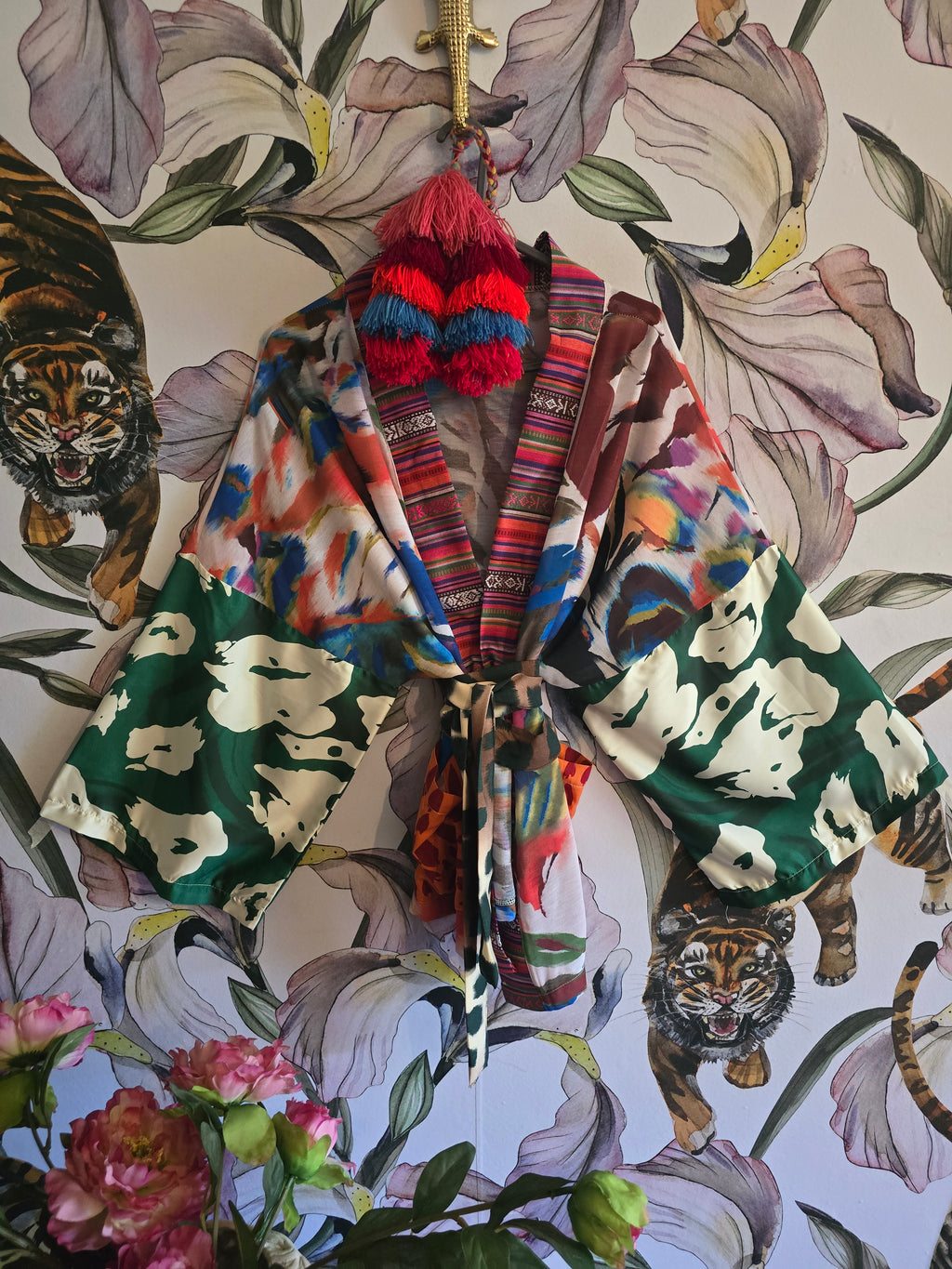 The AZTEC CROPPED KIMONO