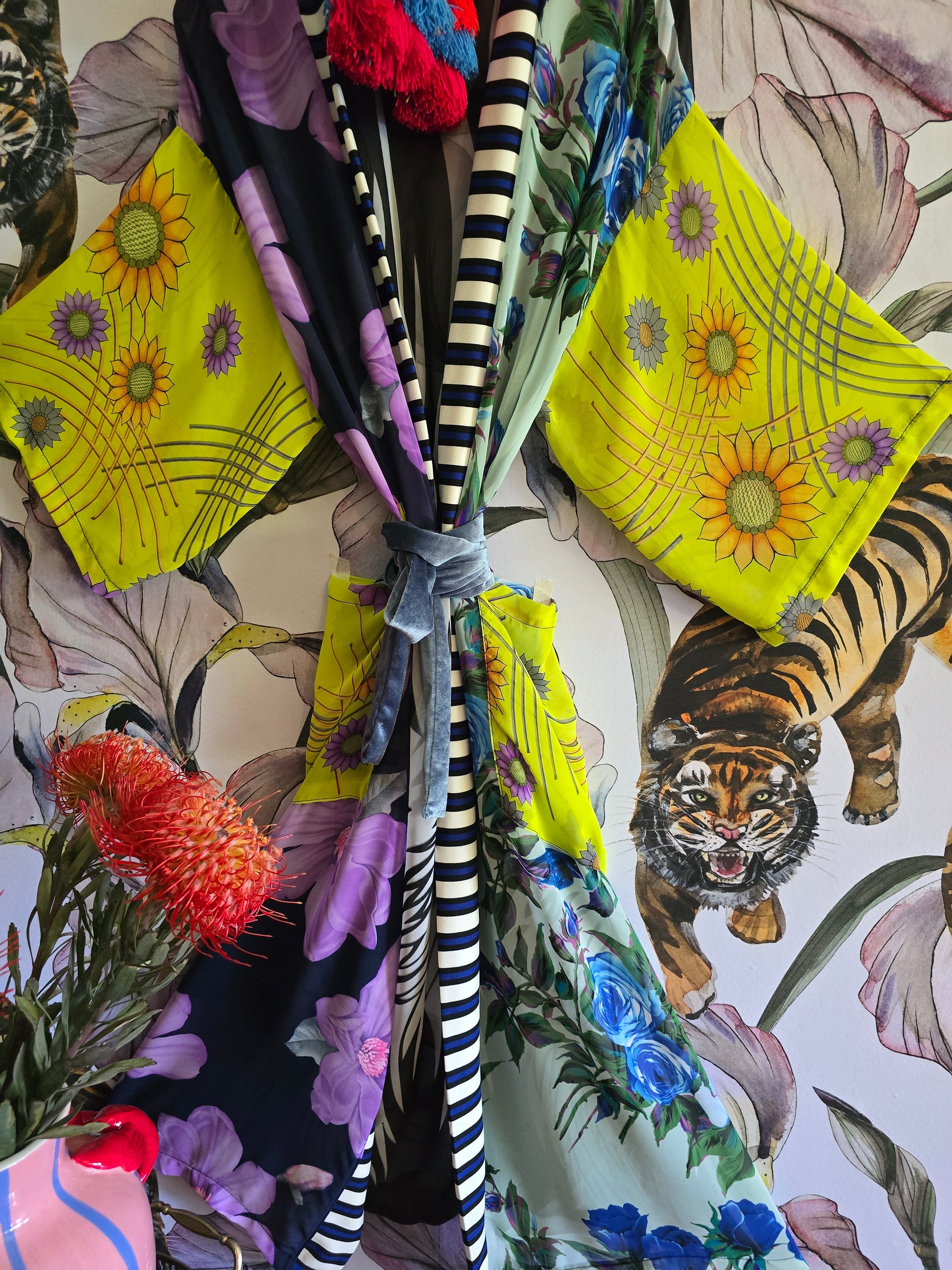 The CAMPS BAY QUEEN KIMONO