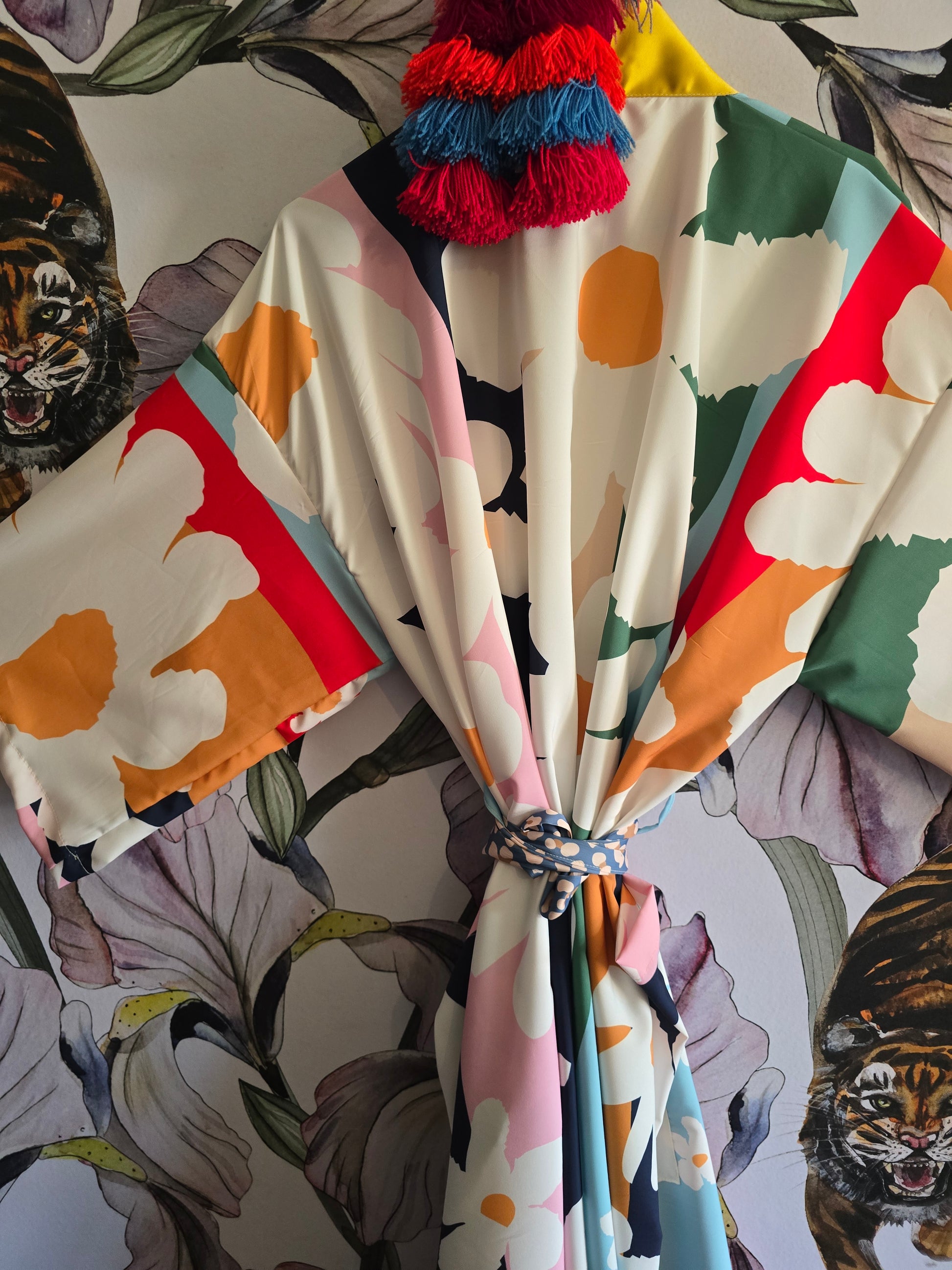 The FLOWER POWER OTT KIMONO