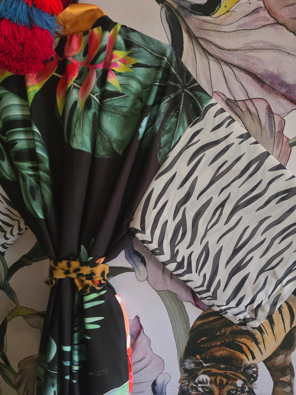 The TROPICAL KIMONO /ZEBRA