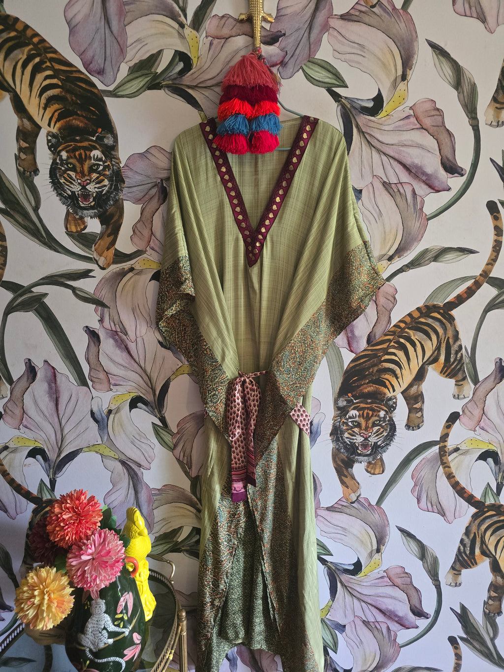 The LONG KAFTAN WITH SEPERATE TIE
