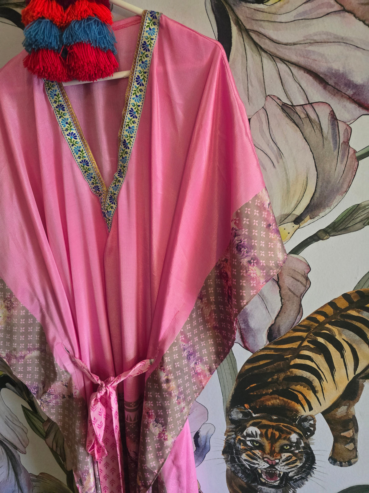 The LONG KAFTAN WITH SEPERATE TIE