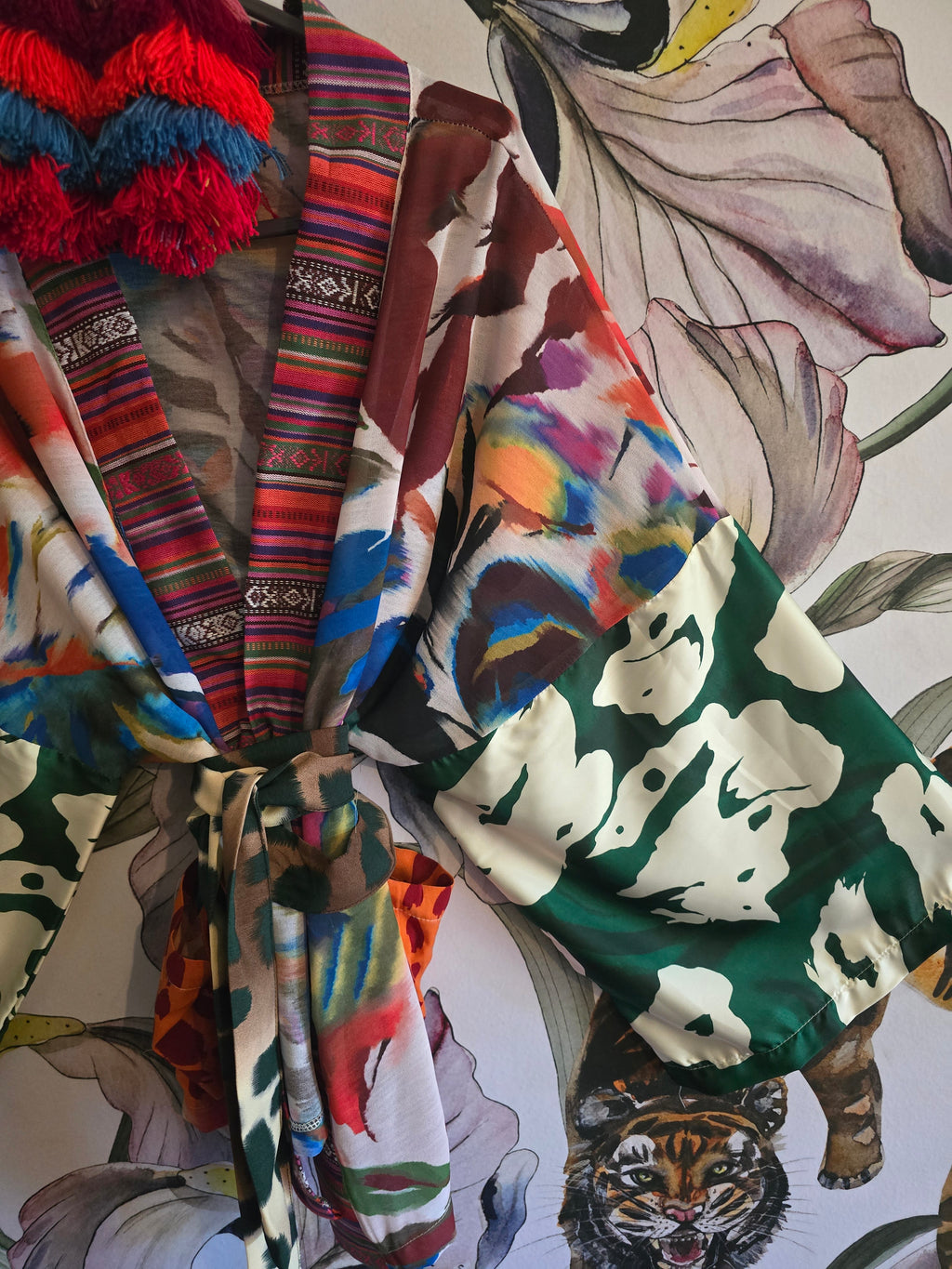 The AZTEC CROPPED KIMONO