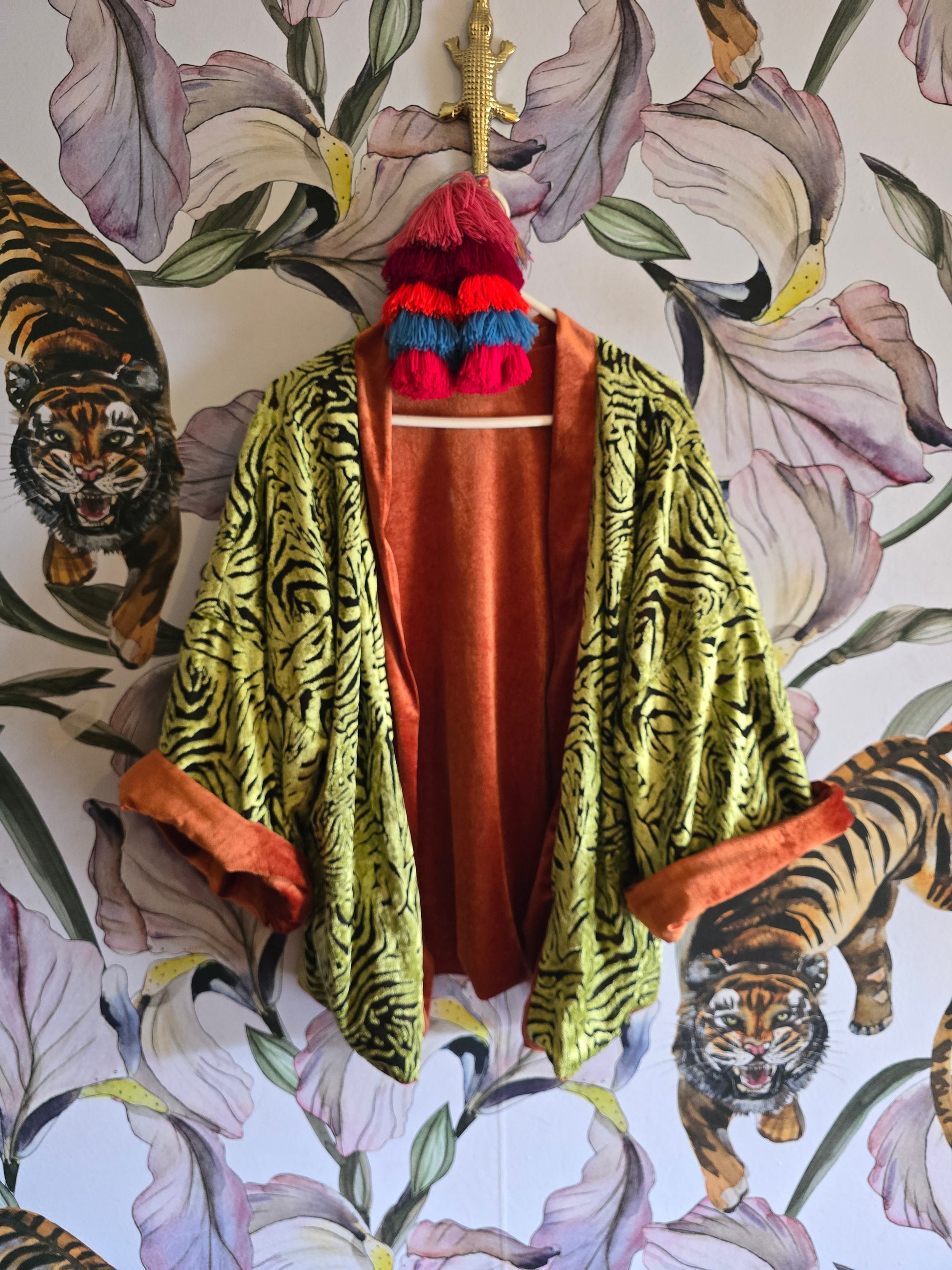 The REVERSIBLE VELVET kimono