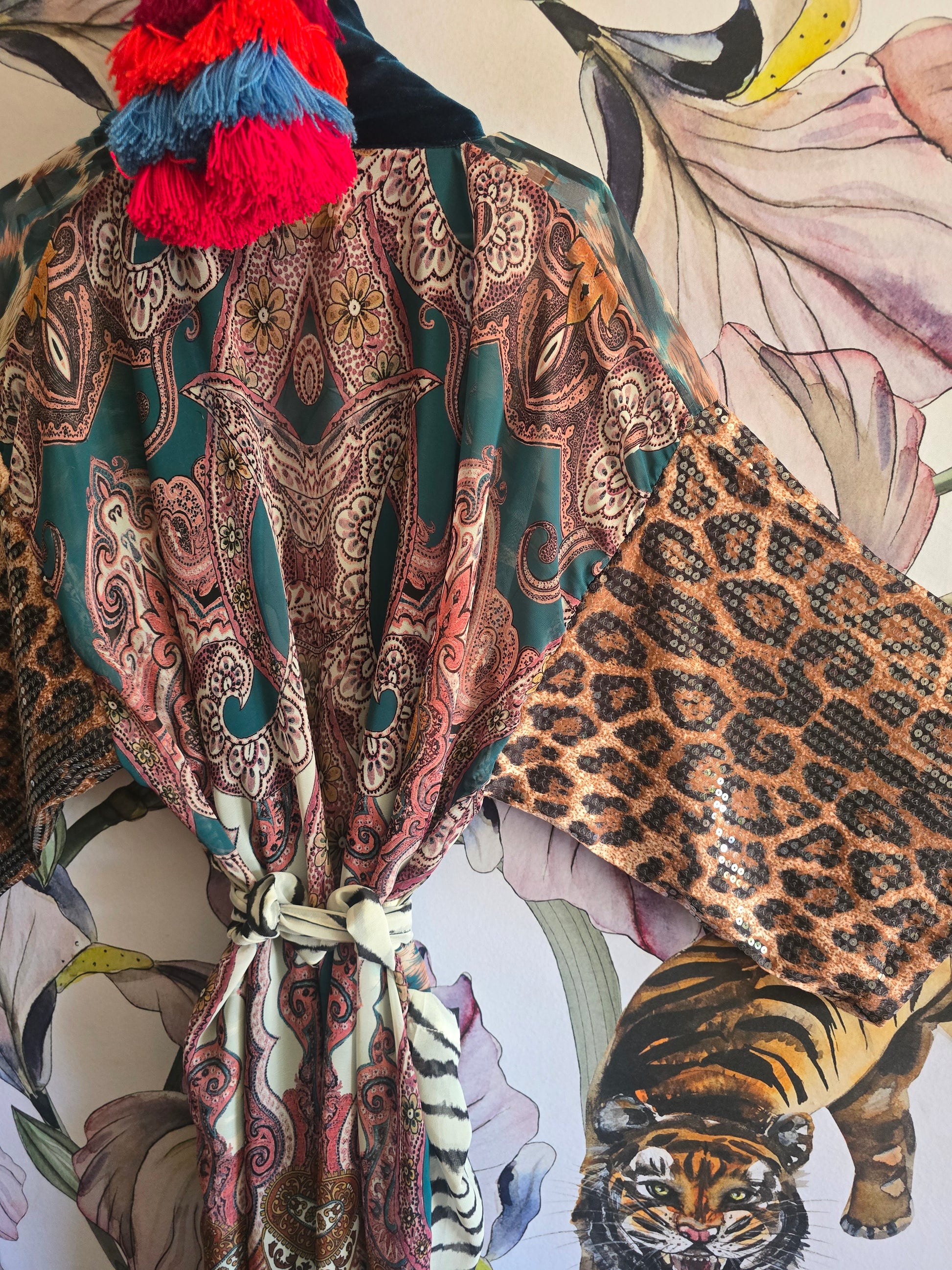 The EMRALD & PAISLY KIMONO WITH SEQUINS SLEEVES & VELVET TRIM