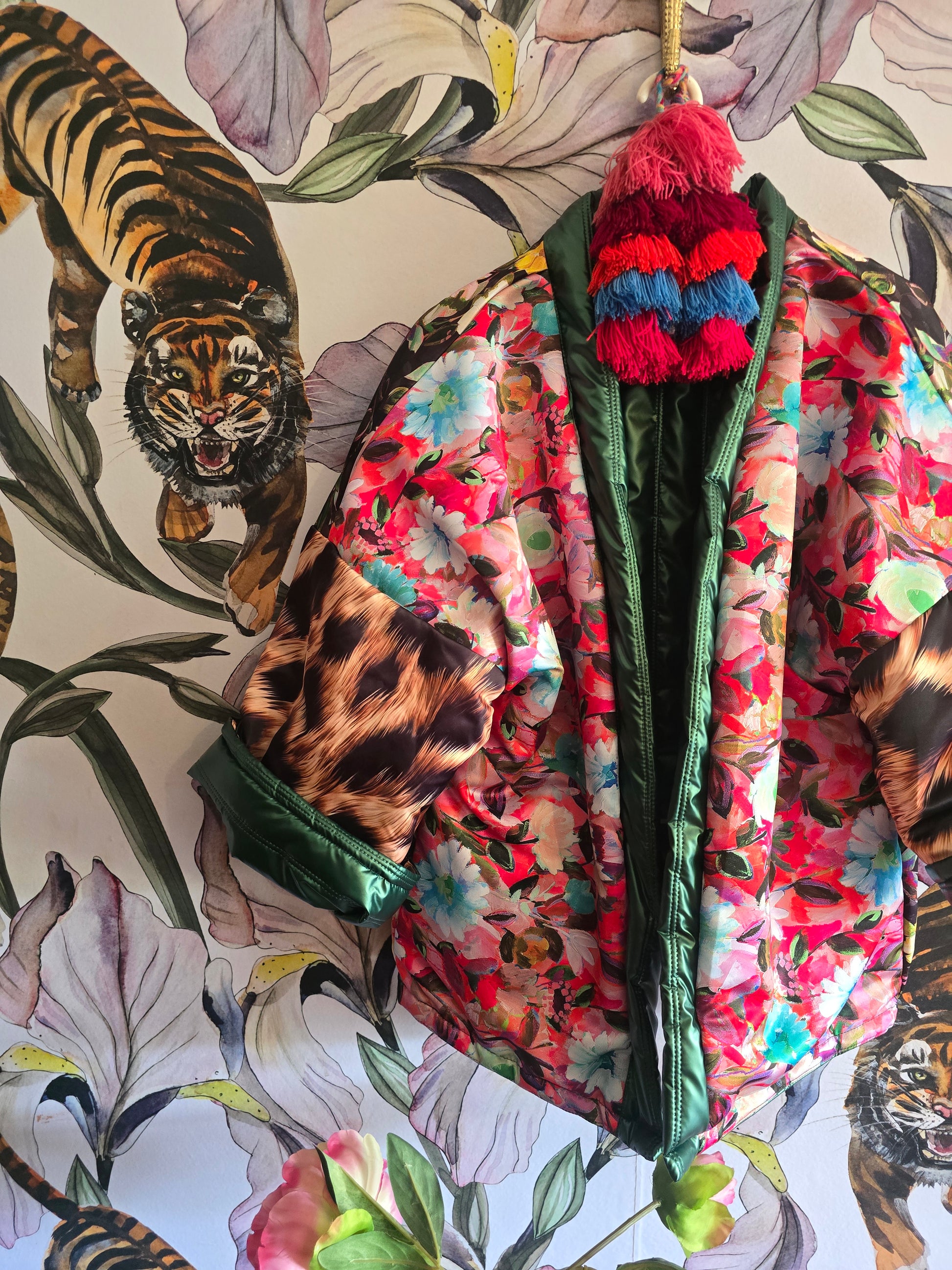 The GREEN COOL MOM PUFFER