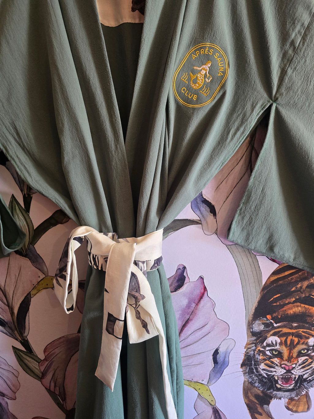 The APRÈ SAUNA 100% COTTON JAPANESE KIMONO WATER LILLY GREEN