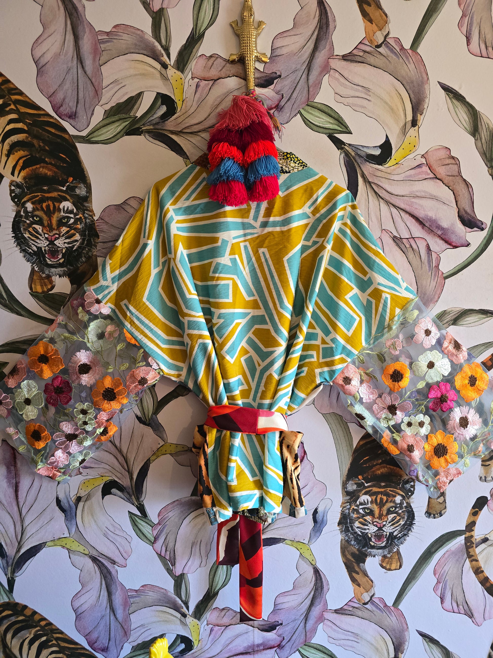 The WHIMSY CROPPED KIMONO