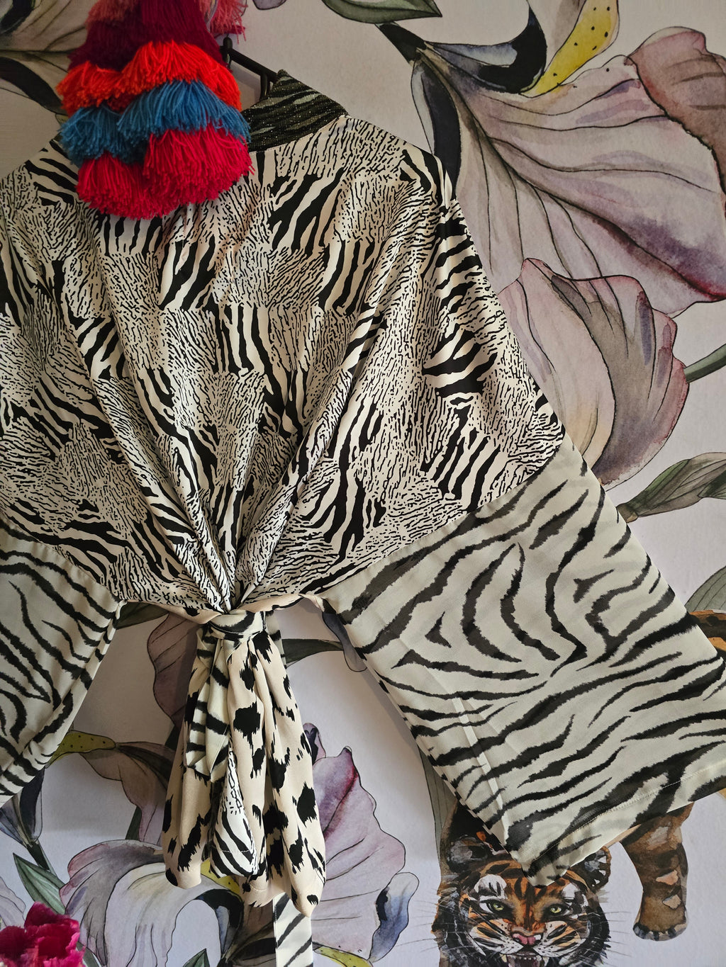 The GIRL GOES TO THE BUSH CROPPED KIMONO