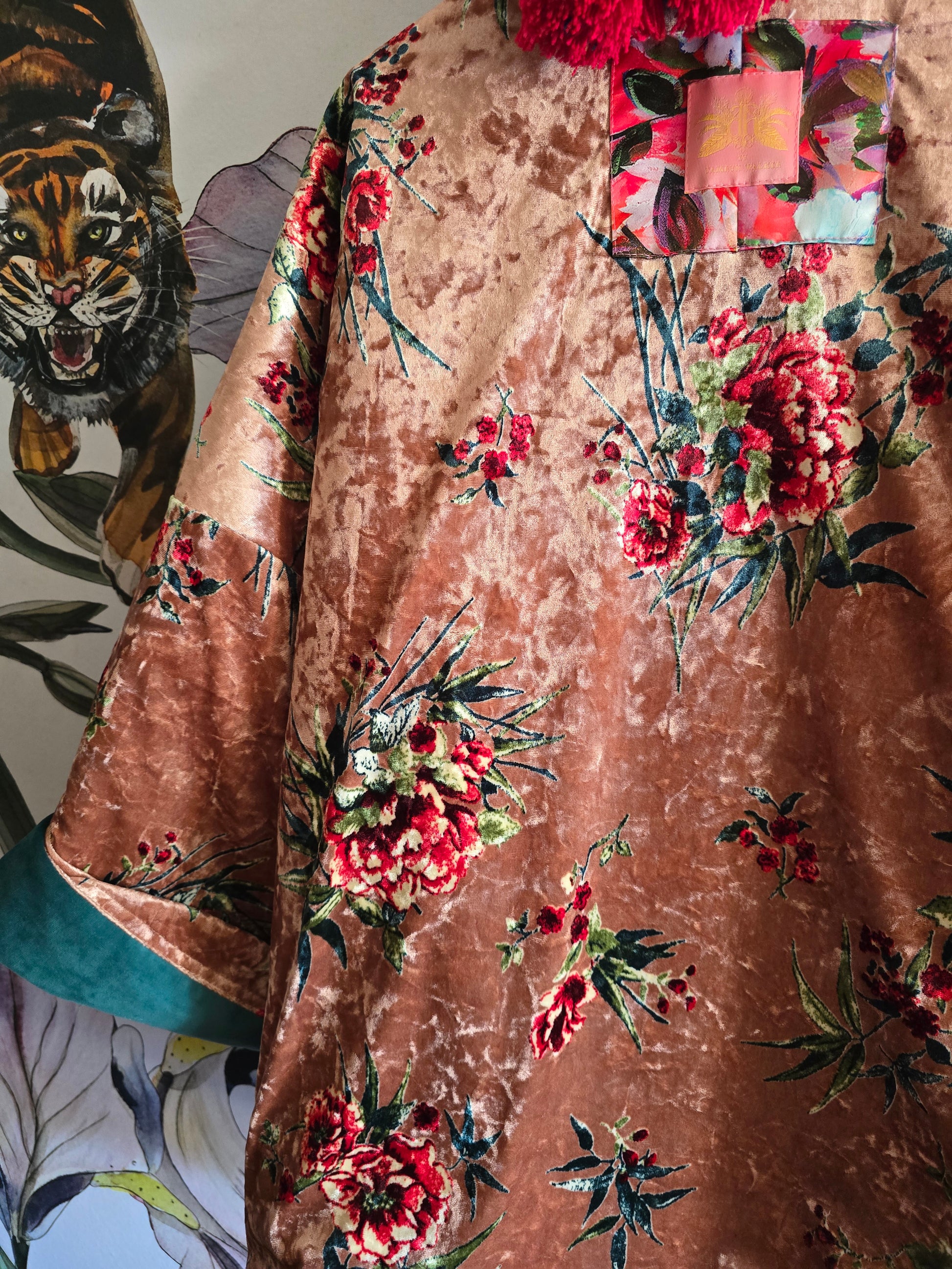 The ORIENTAL PINK WITH BLOSSOMS REVERSIBLE VELVET CROPPED KIMONO JACKET