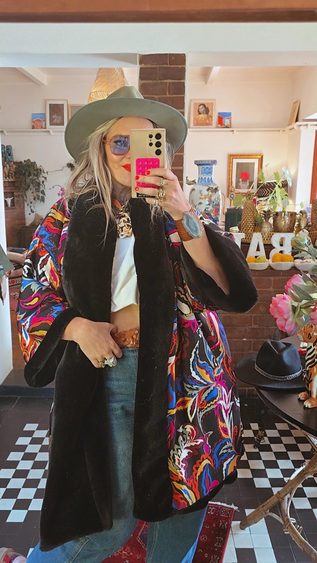 The LONG LUXE FAUX FUR FULLY REVERSIBLE (BLACK)
