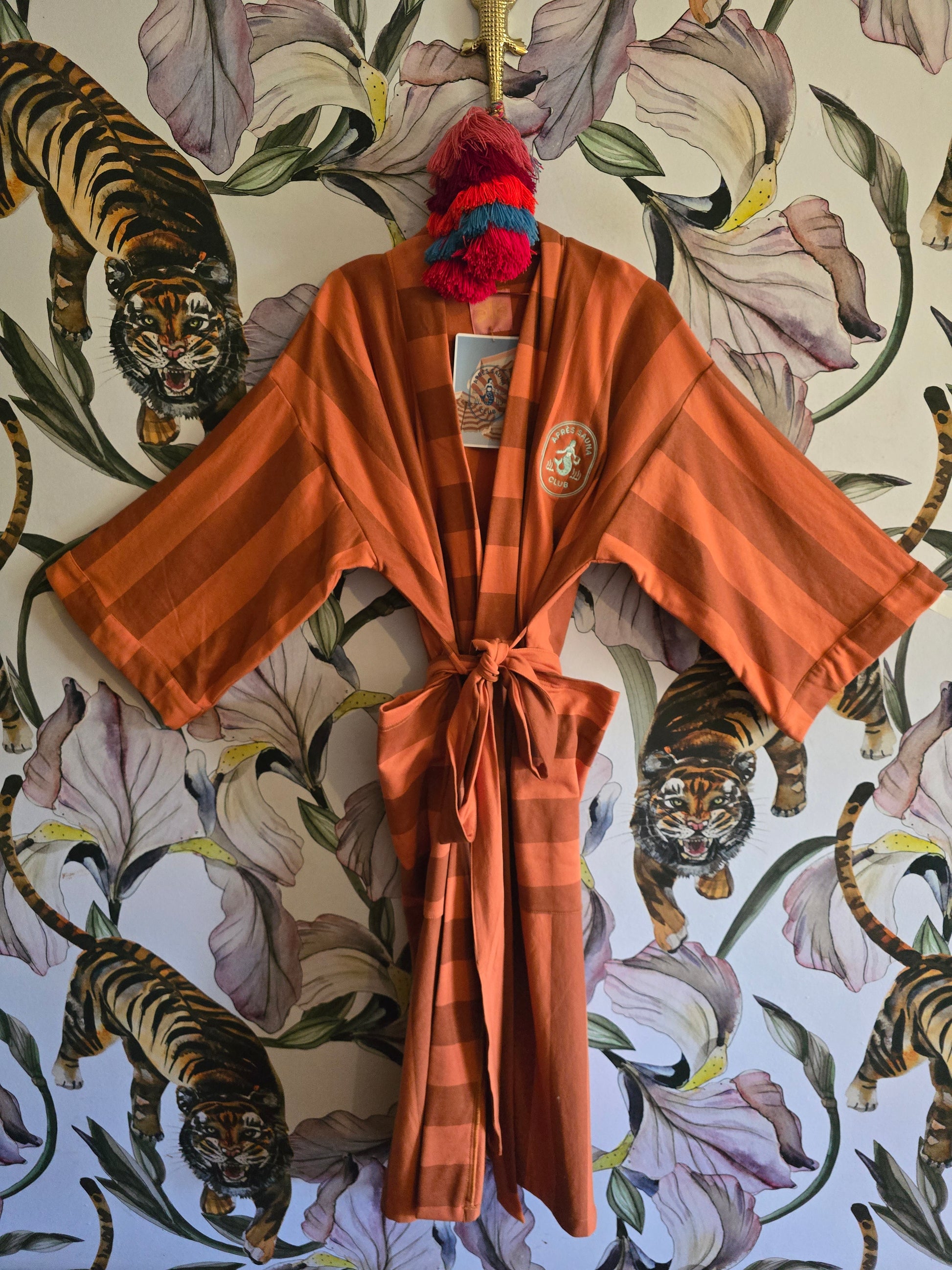 The APRÈS-SAUNA CLUB TOWLING GOWN