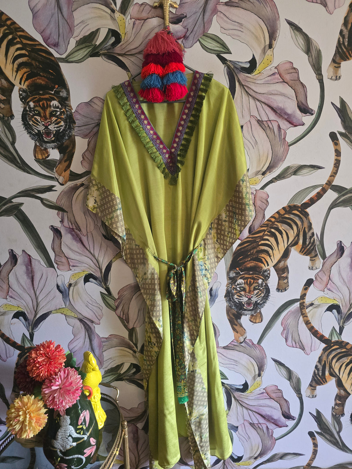 The LONG KAFTAN WITH SEPERATE TIE