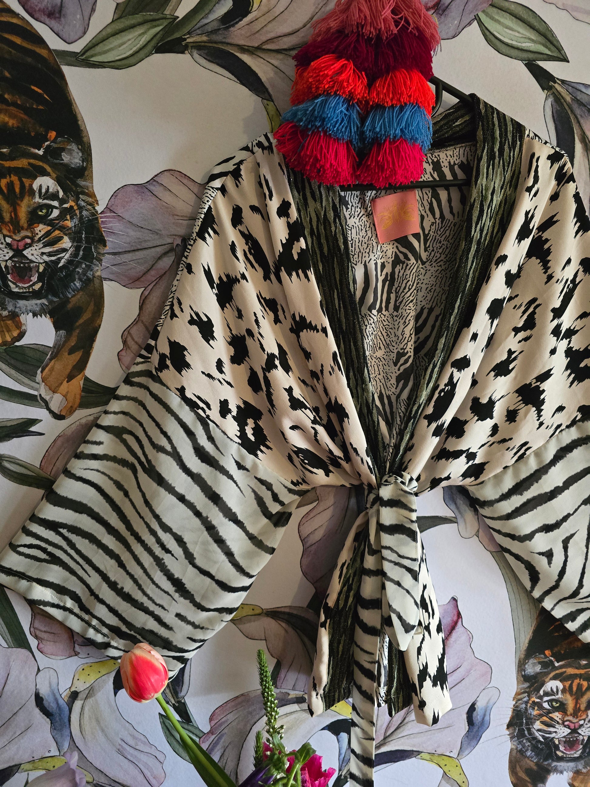 The GIRL GOES TO THE BUSH CROPPED KIMONO