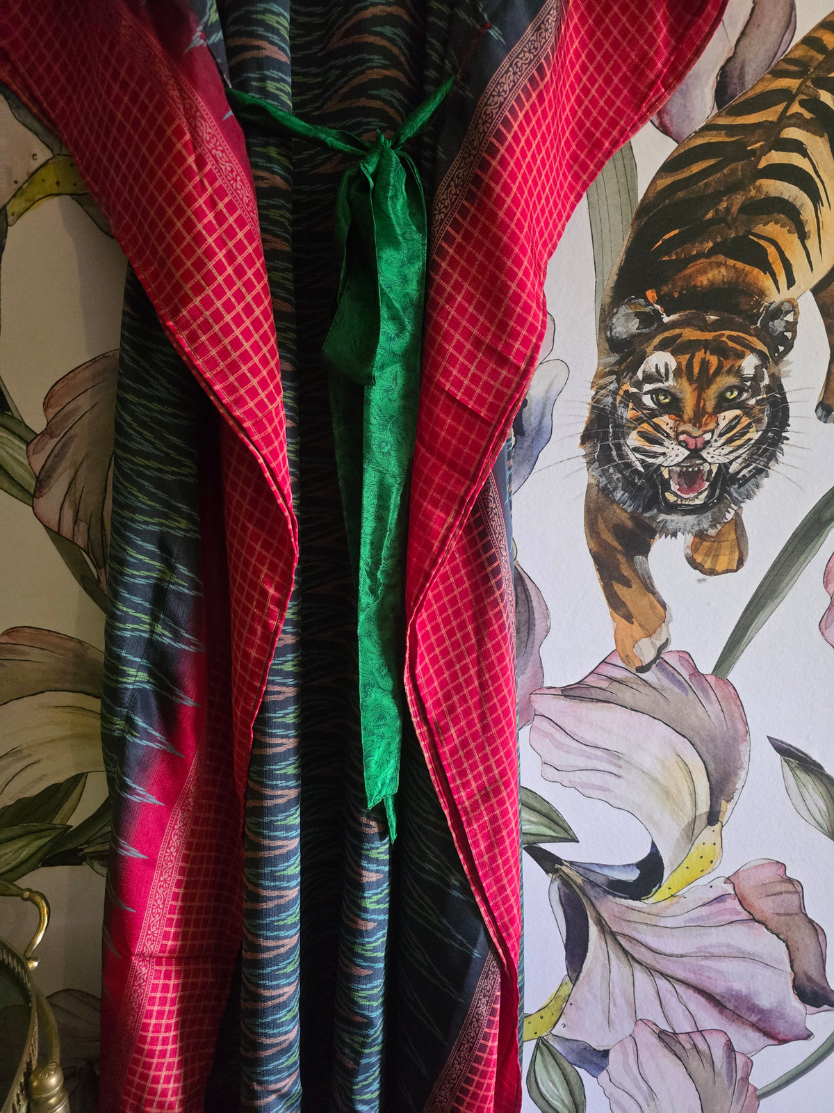 The LONG KAFTAN WITH SEPERATE TIE