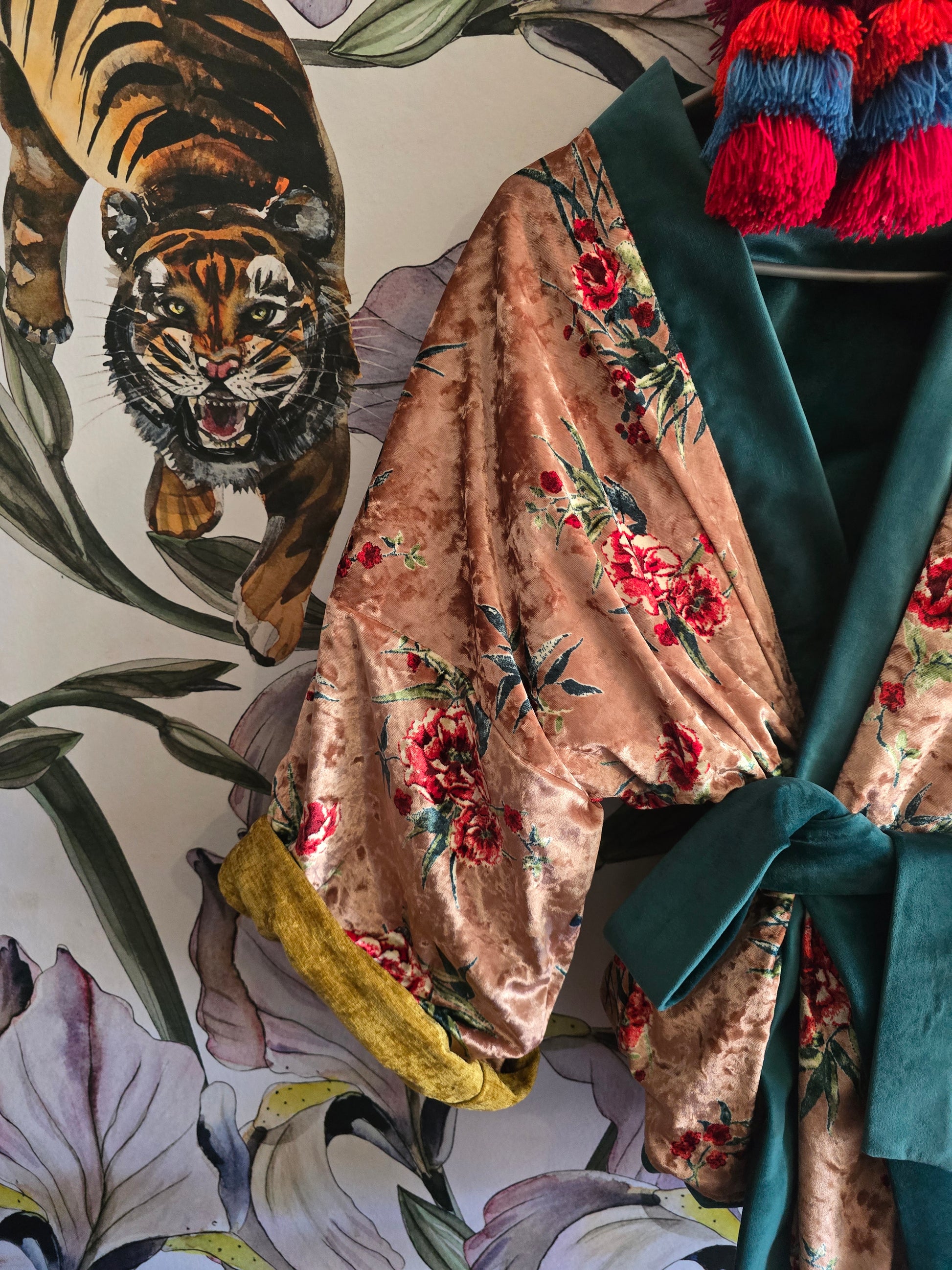 The ORIENTAL PINK WITH BLOSSOMS REVERSIBLE VELVET CROPPED KIMONO JACKET