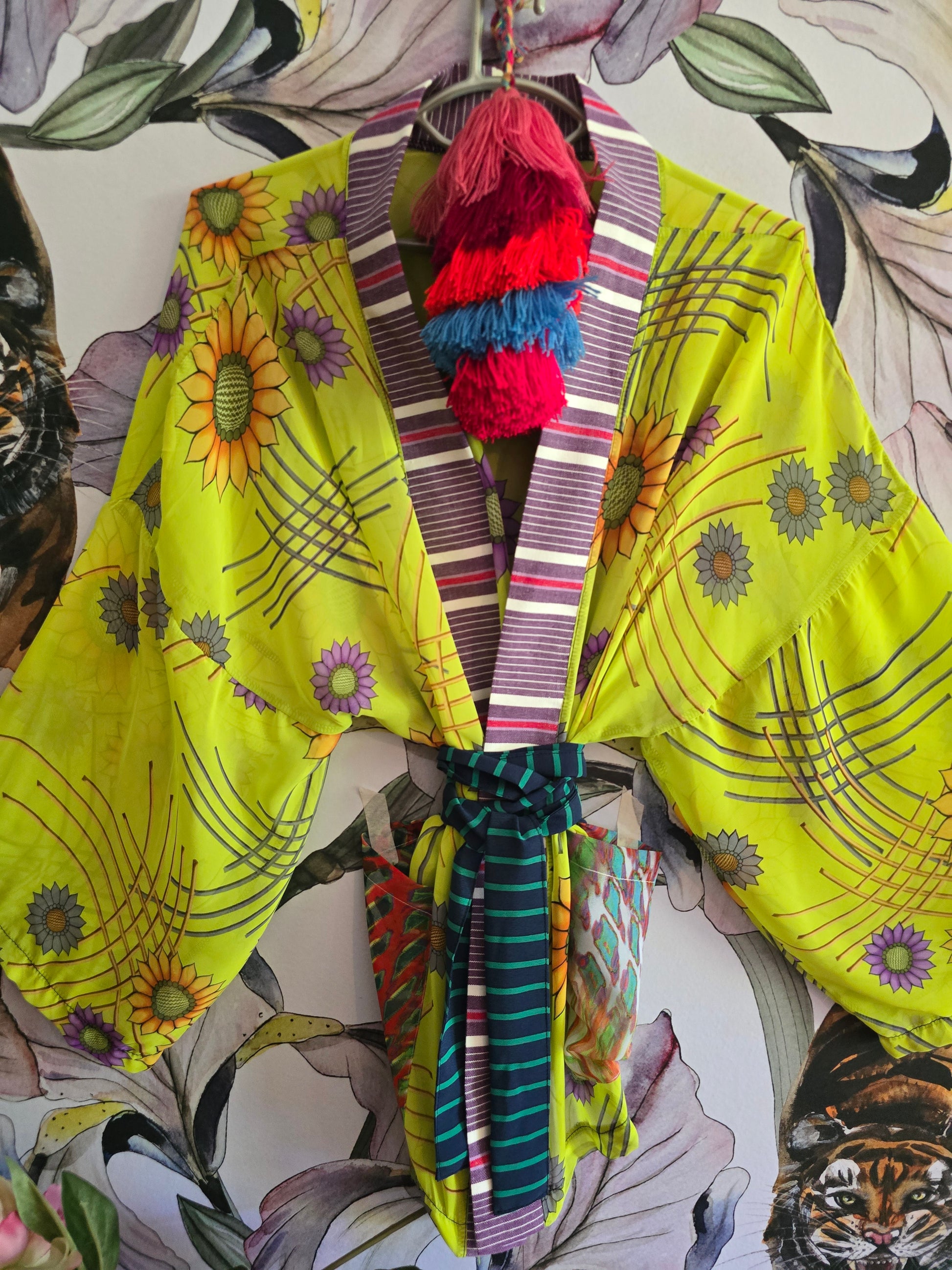 The EXOTIC BLOOM CROPPED KIMONO