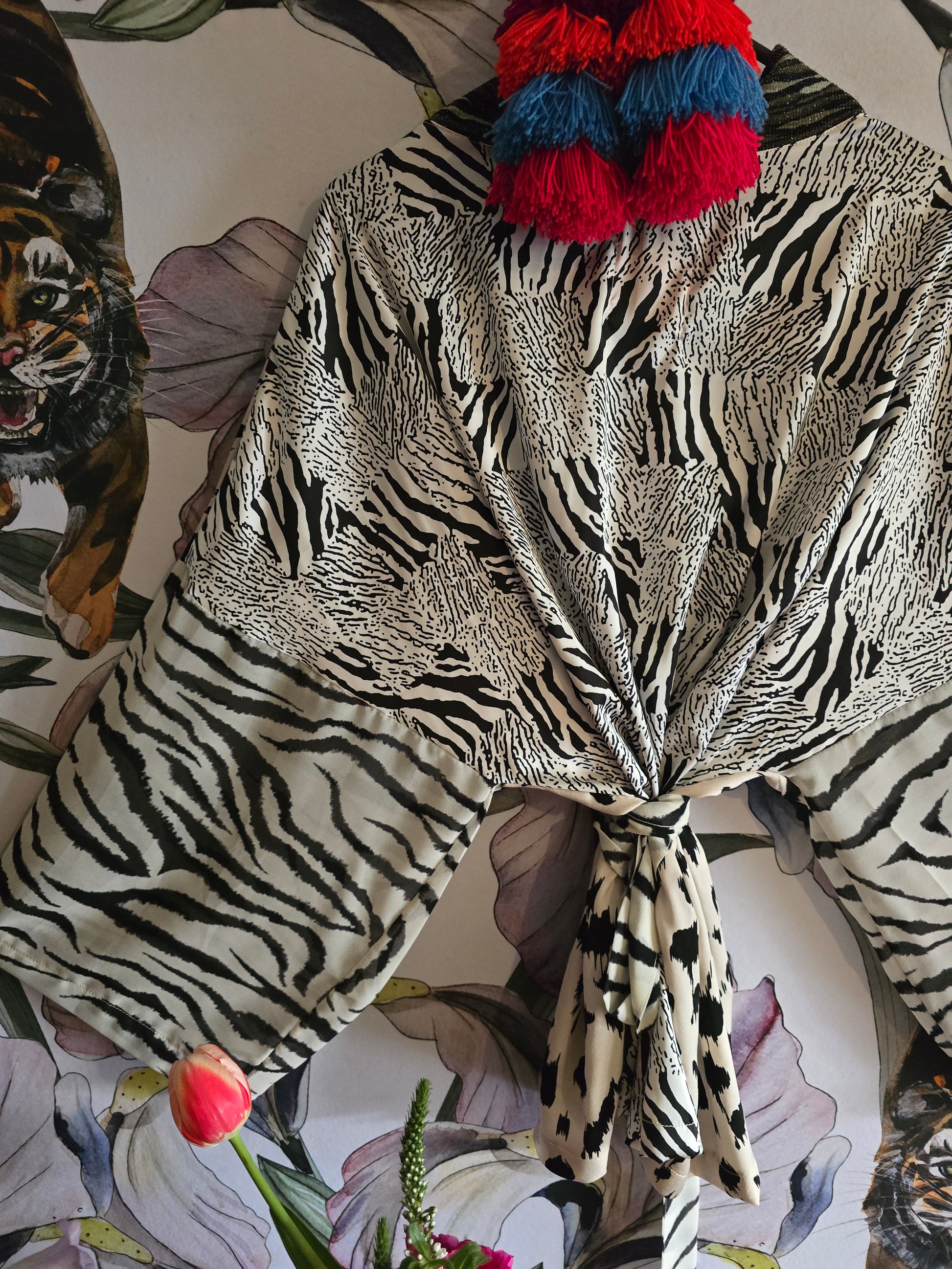 The GIRL GOES TO THE BUSH CROPPED KIMONO