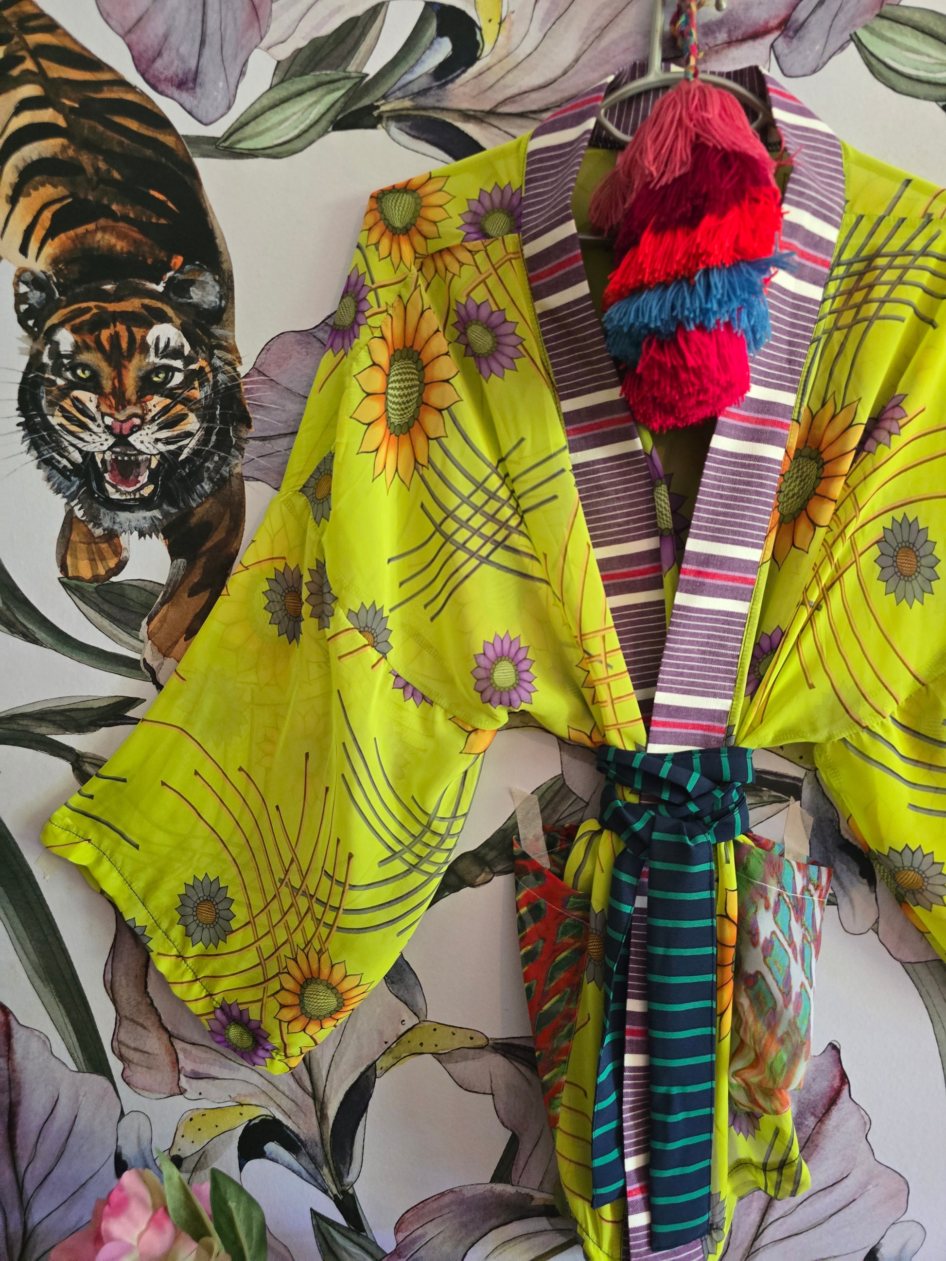 The EXOTIC BLOOM CROPPED KIMONO